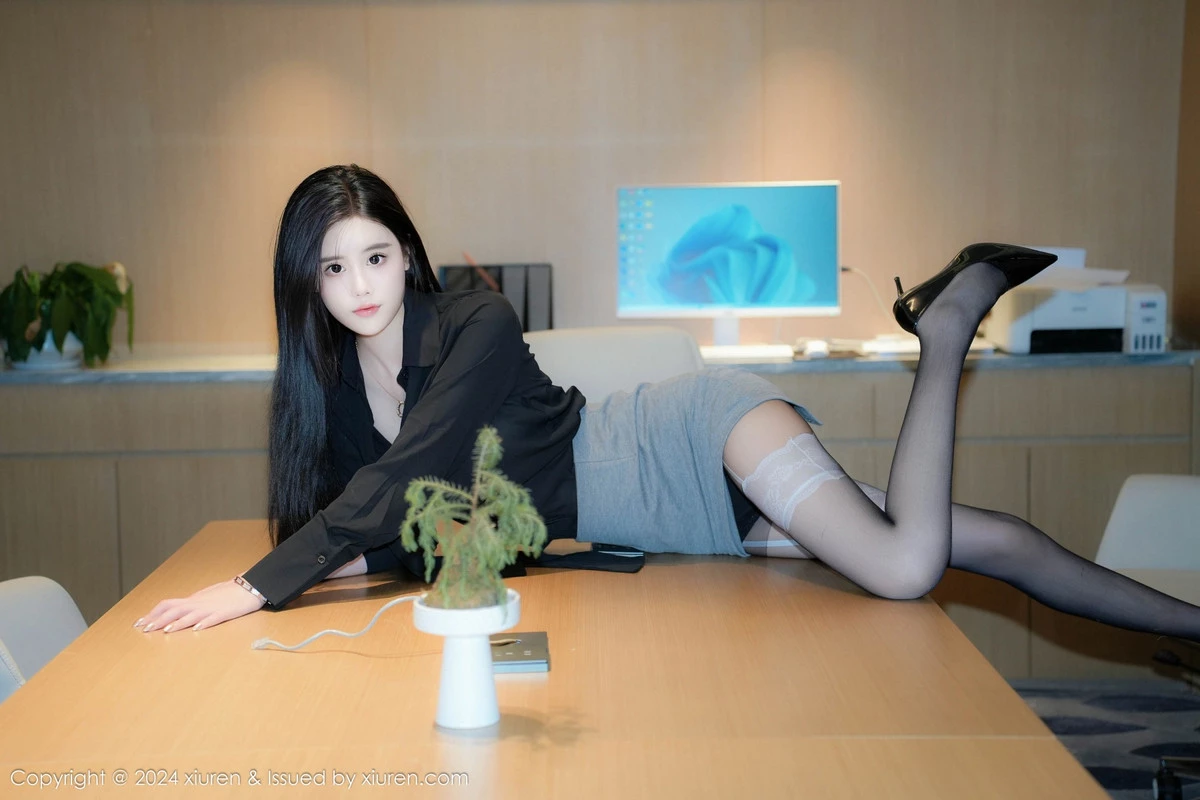 [[XiuRen秀人网]秀人网]No.9167_模特Erikaki性感黑衬衫露肉色内衣配超薄黑丝秀完美身材诱惑写真79P