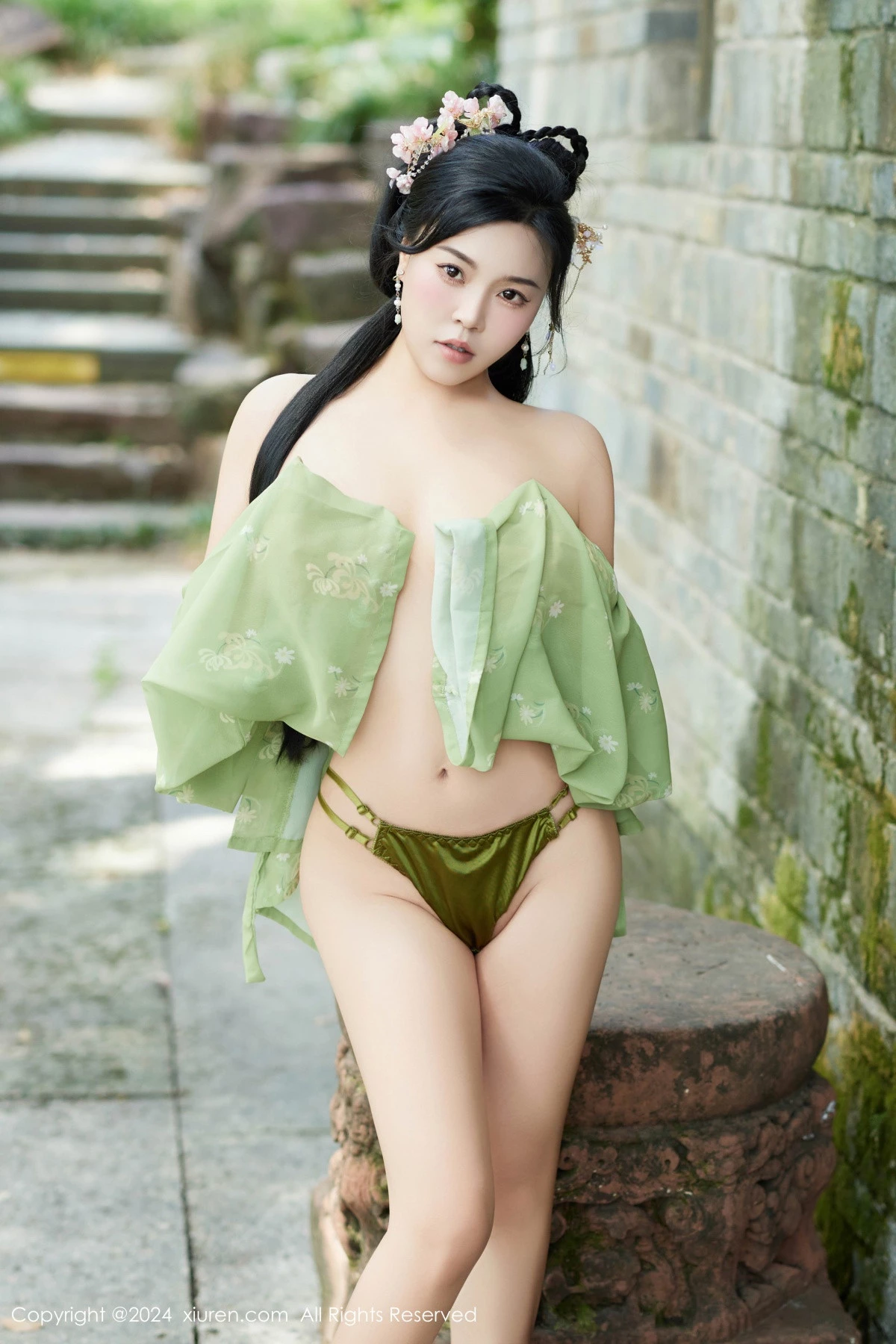 [[XiuRen秀人网]秀人网]No.9162_模特麦田中秋汉服主题户外性感薄纱服饰秀曼妙身姿诱惑写真73P