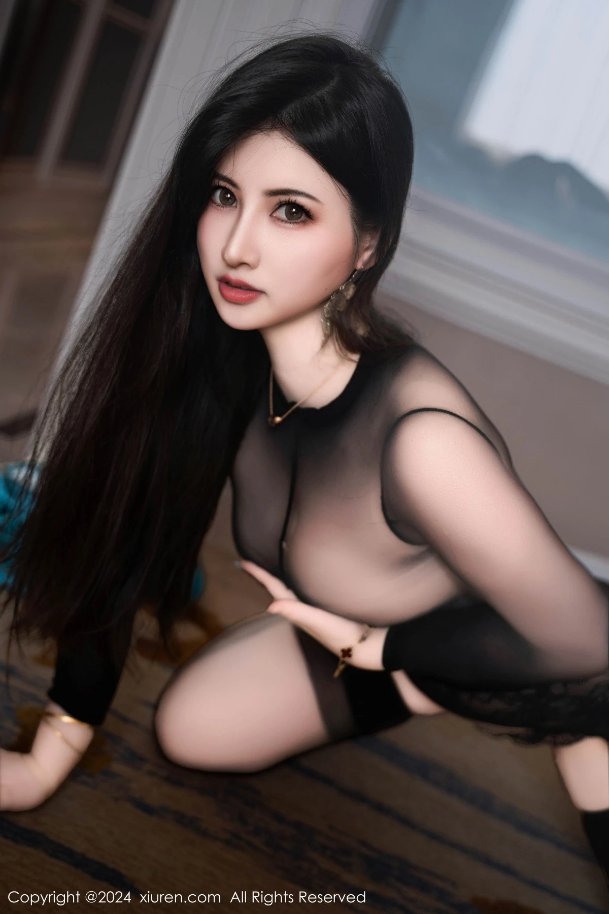[[XiuRen秀人网]秀人网]No.9039_模特诗诗kiki性感翠绿色短裙露黑色轻透上衣配黑丝吊袜魅惑写真134P