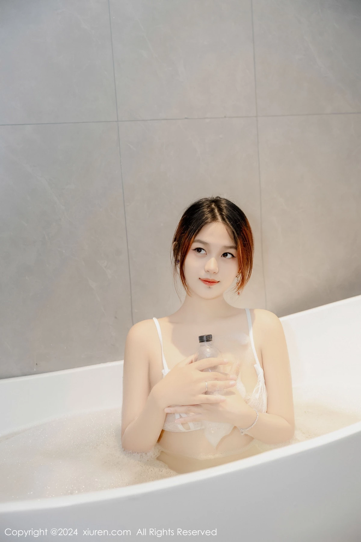 [[XiuRen秀人网]秀人网]No.9037_新人模特吴婷婉性感黑色薄纱露白色轻透内衣秀惹火身材诱惑写真86P