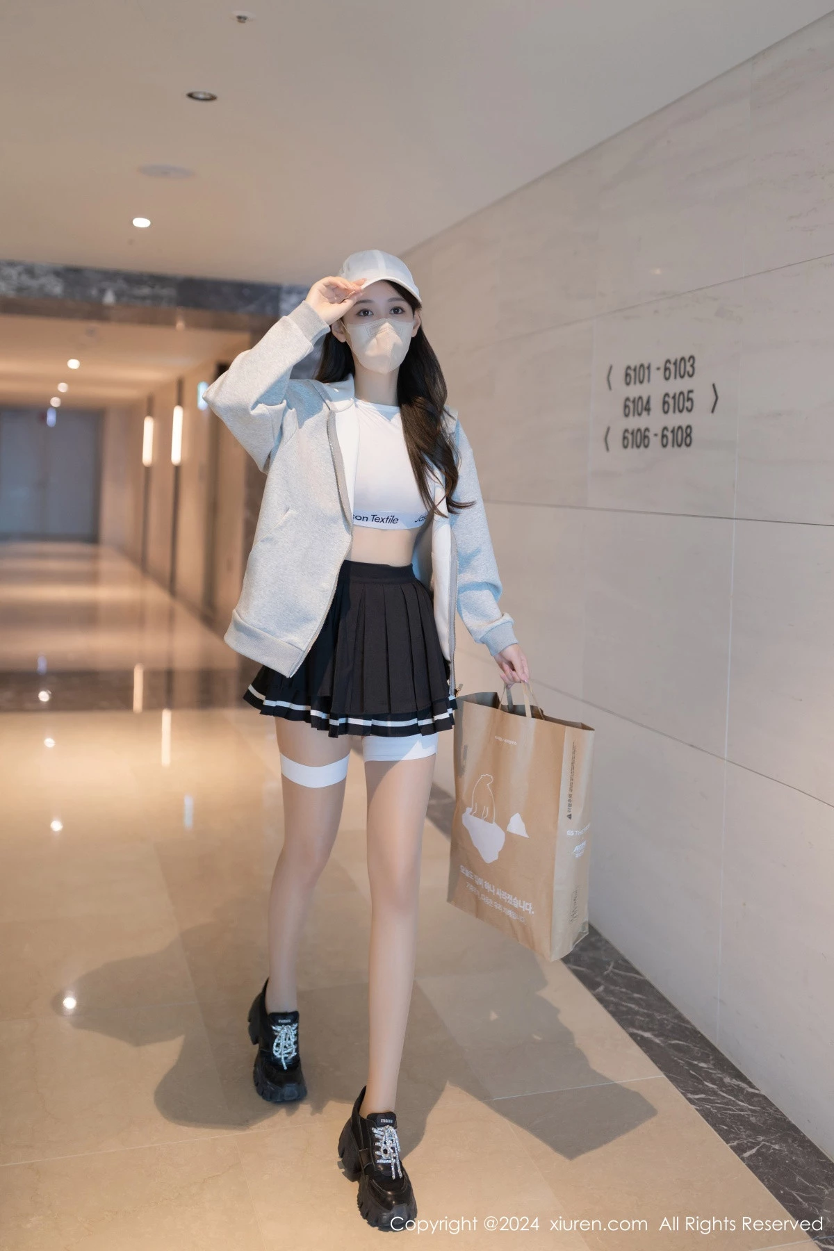 [[XiuRen秀人网]秀人网]No.9196_模特唐安琪性感灰色外套露白内衣配超薄肉丝秀曼妙身姿诱惑写真87P