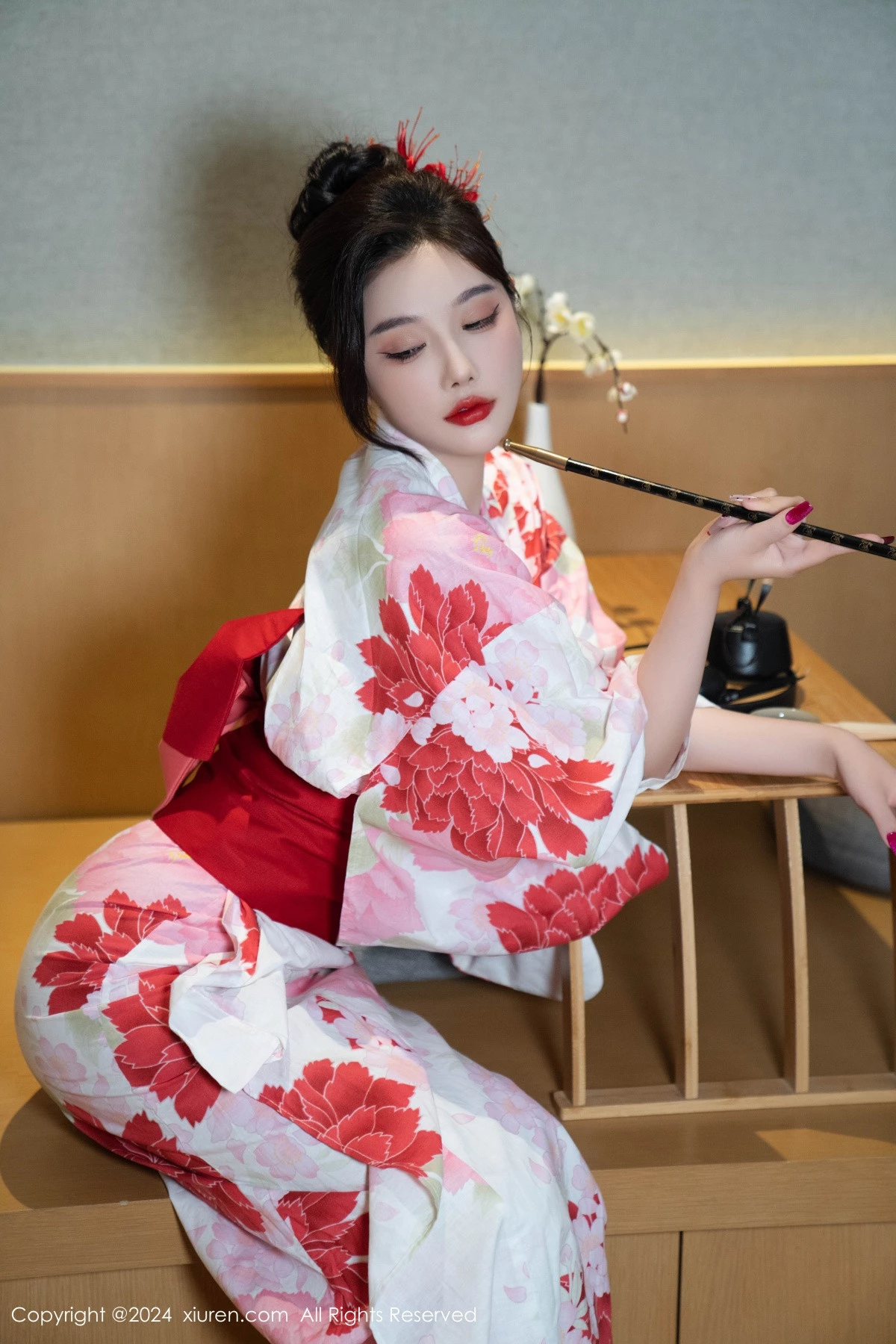 [[XiuRen秀人网]秀人网]No.9208_女神杨晨晨性感红色花朵服饰露红色情趣内衣秀丰腴身材诱惑写真96P