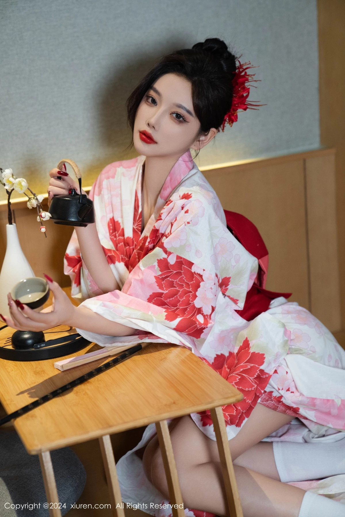 [[XiuRen秀人网]秀人网]No.9208_女神杨晨晨性感红色花朵服饰露红色情趣内衣秀丰腴身材诱惑写真96P