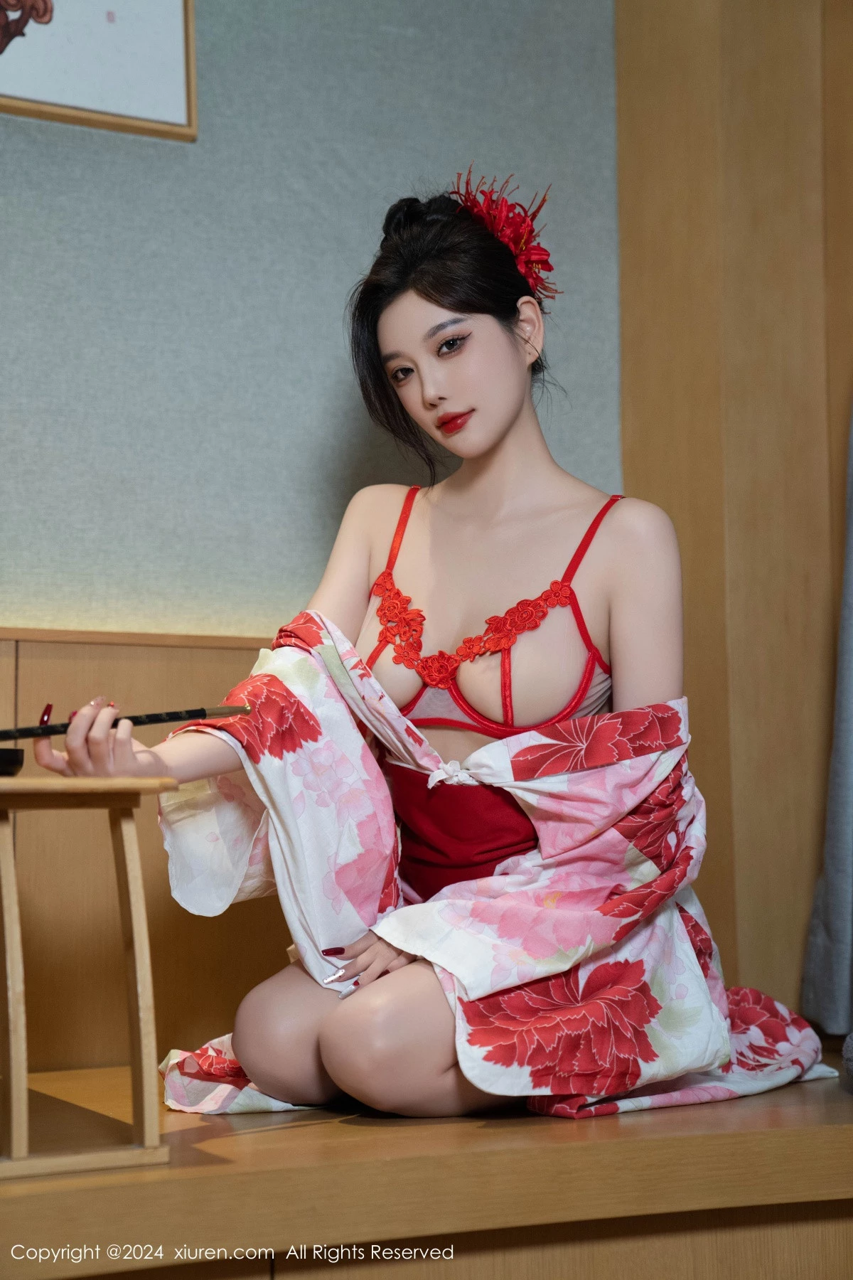 [[XiuRen秀人网]秀人网]No.9208_女神杨晨晨性感红色花朵服饰露红色情趣内衣秀丰腴身材诱惑写真96P