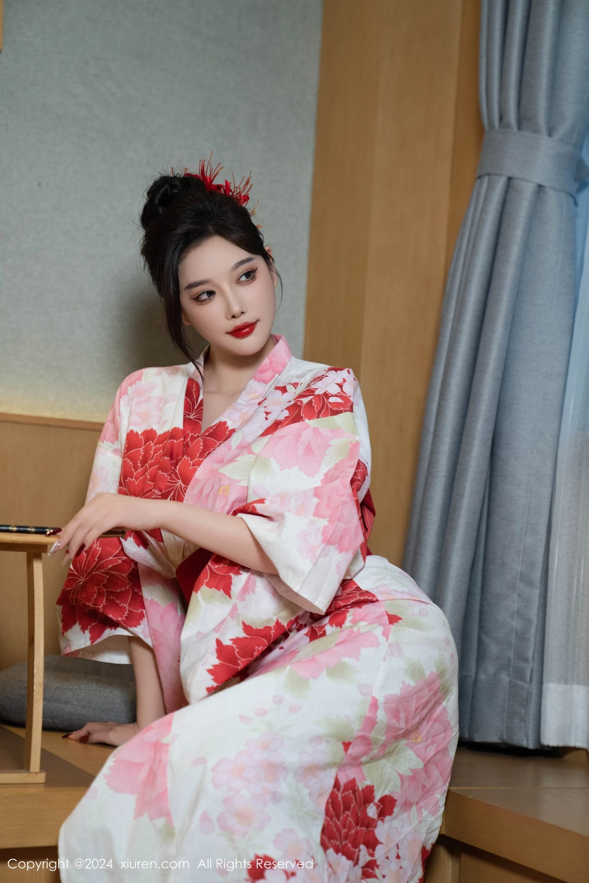 [[XiuRen秀人网]秀人网]No.9208_女神杨晨晨性感红色花朵服饰露红色情趣内衣秀丰腴身材诱惑写真96P
