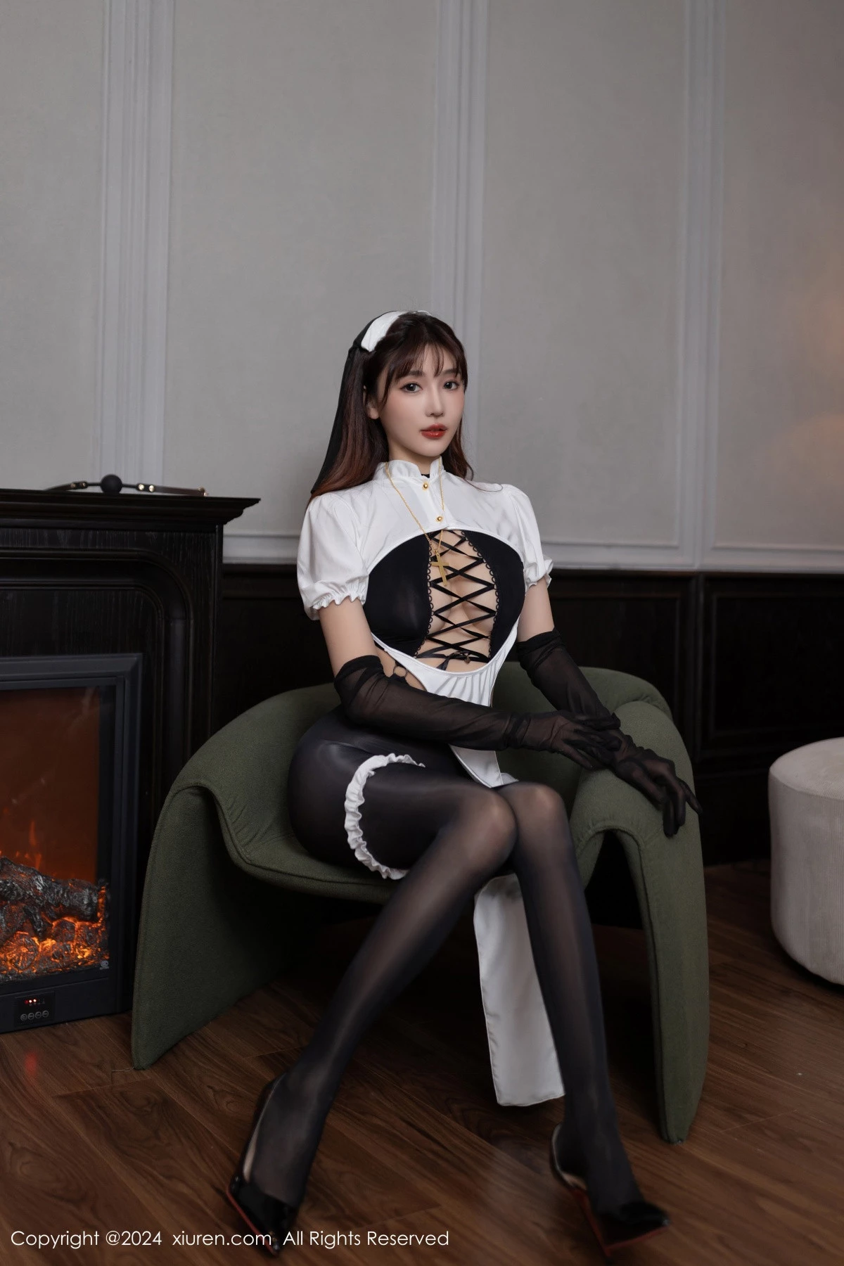[[XiuRen秀人网]秀人网]No.9216_模特陆萱萱性感黑白修女服饰配超薄连体黑丝秀完美身材诱惑写真77P
