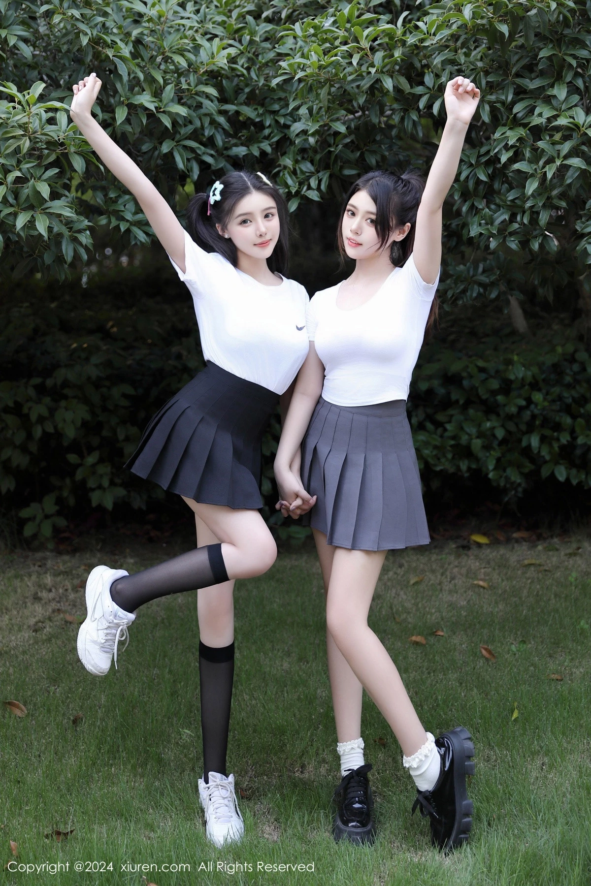 [[XiuRen秀人网]秀人网]No.9230_模特合集女神袁圆性感姐妹花脱JK制服秀完美身材惹火诱惑写真80P