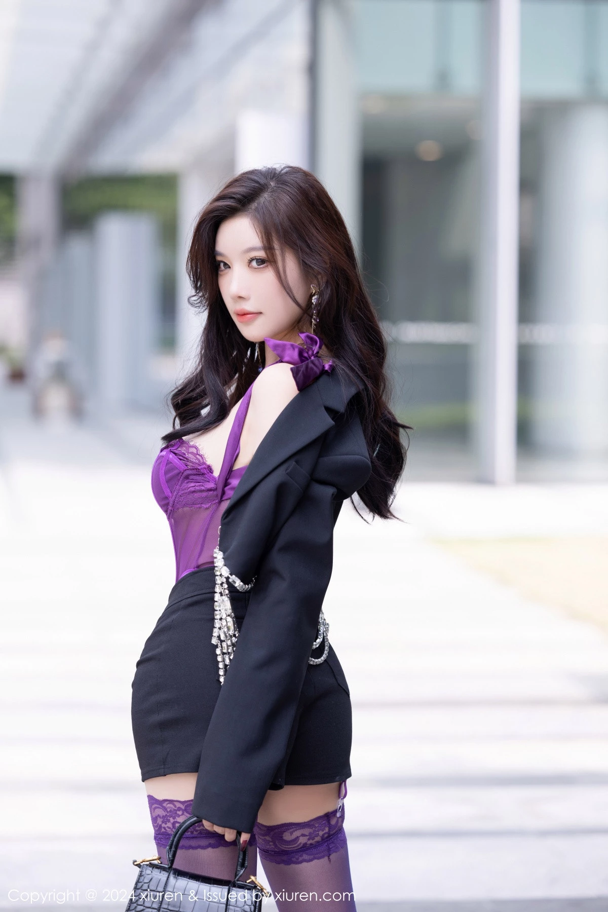 [[XiuRen秀人网]秀人网]No.9239_女神杨晨晨Yome紫色轻透情趣服饰配紫丝吊袜秀丰腴身姿诱惑写真81P