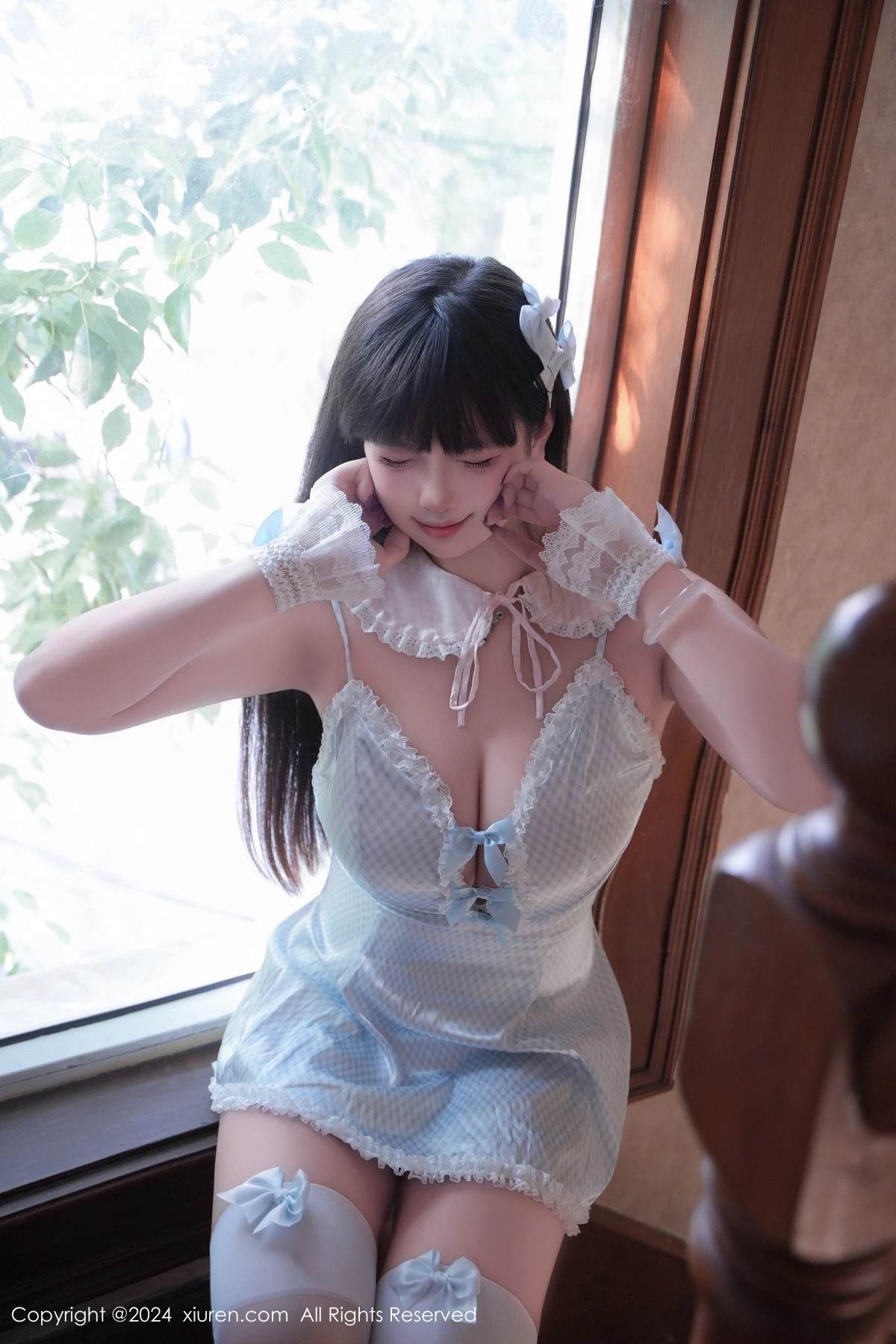 [[XiuRen秀人网]秀人网]No.9258_新人模特正妹Abby性感女仆装扮配白丝袜秀丰满身材惹火诱惑写真68P