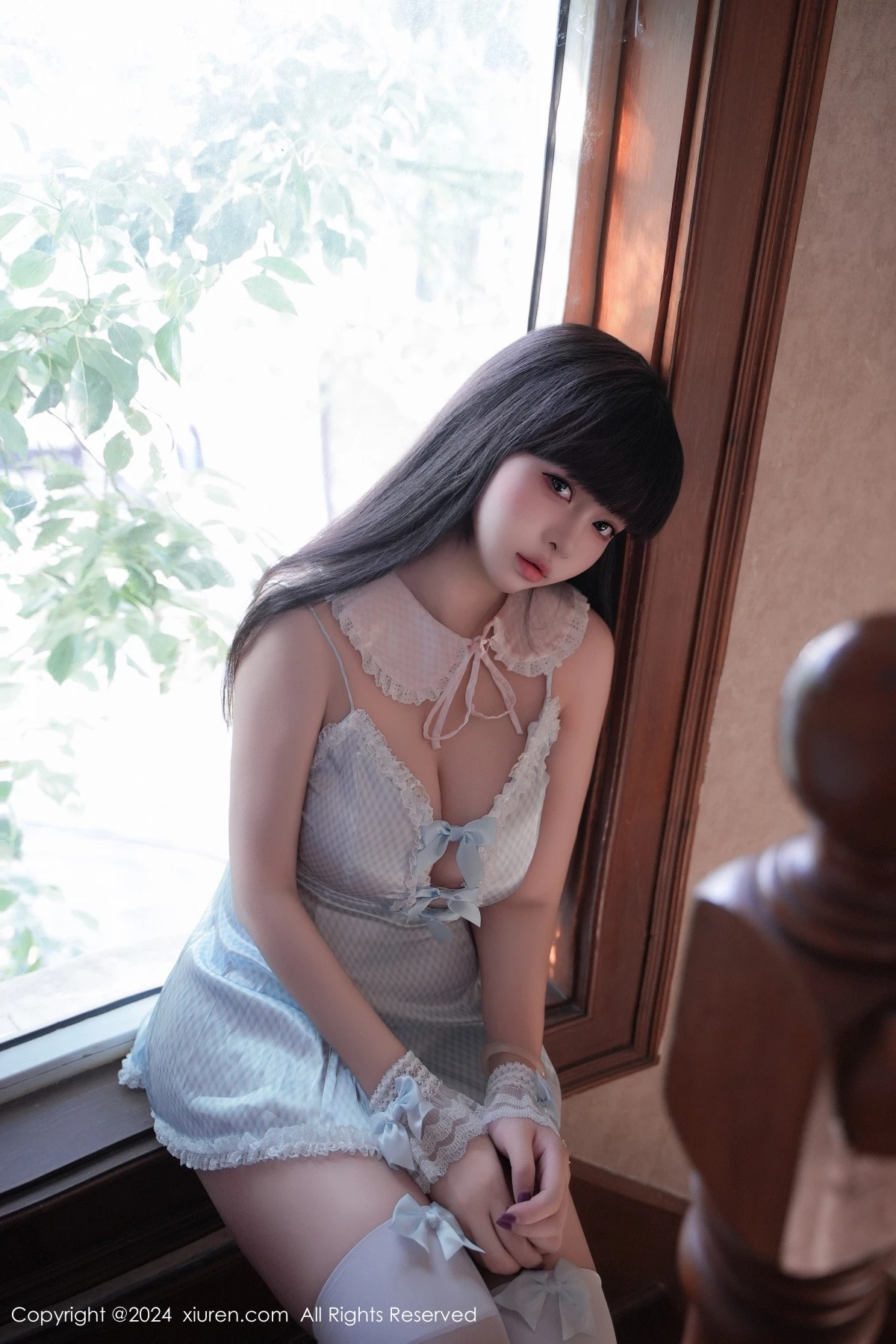 [[XiuRen秀人网]秀人网]No.9258_新人模特正妹Abby性感女仆装扮配白丝袜秀丰满身材惹火诱惑写真68P