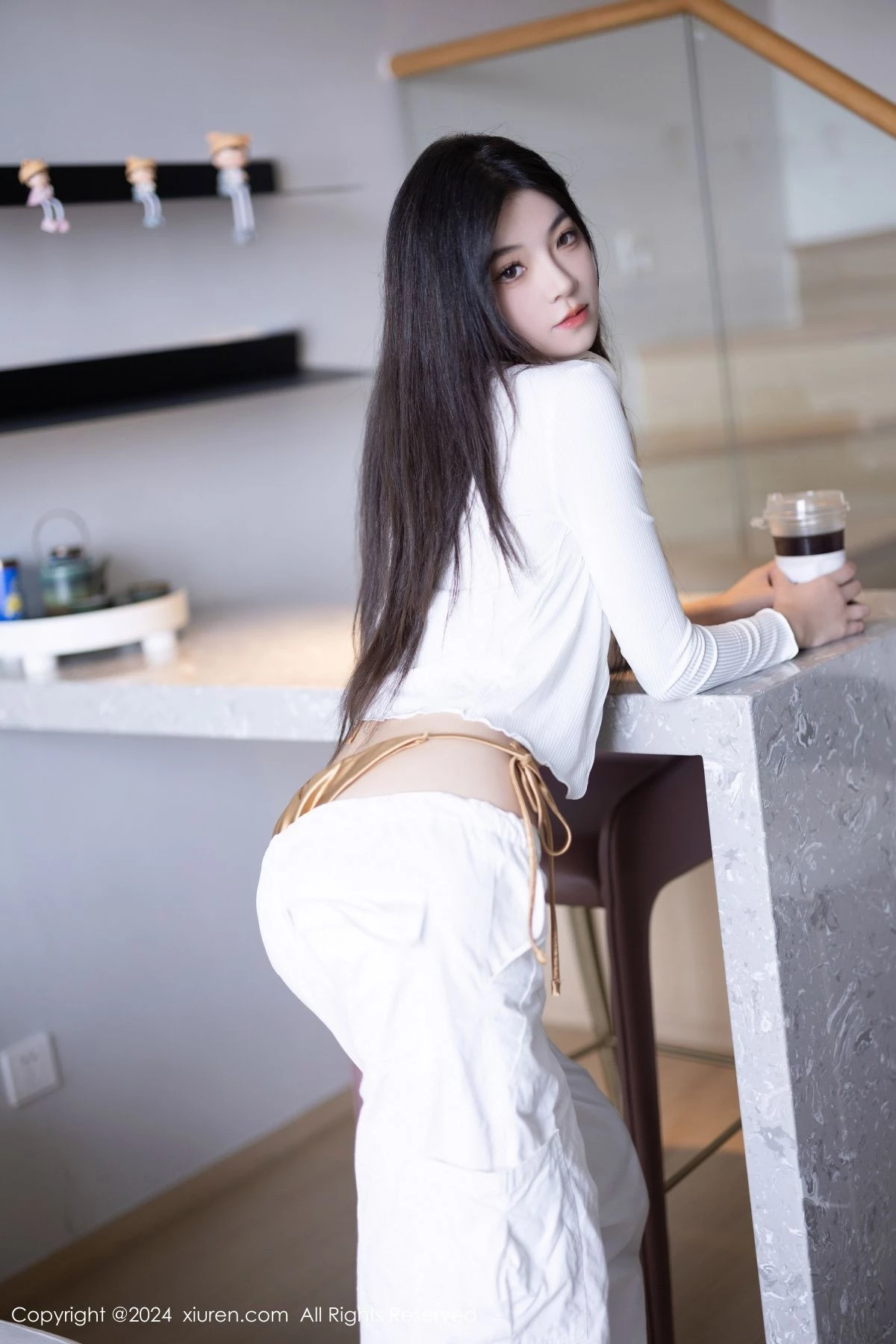 [[XiuRen秀人网]秀人网]No.9262_模特初梦瑶性感金色比基尼+红色情趣内衣秀完美身材诱惑写真83P