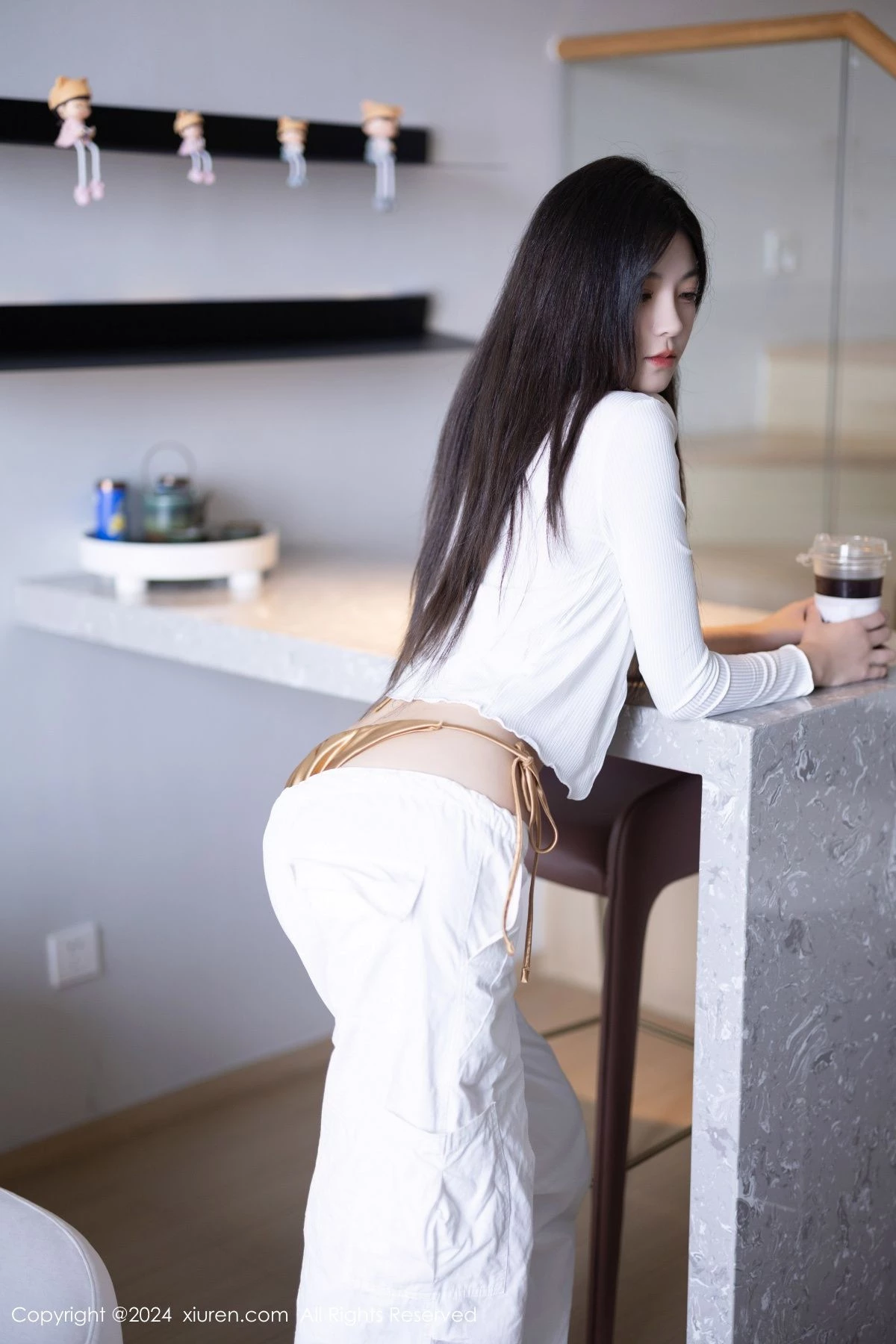 [[XiuRen秀人网]秀人网]No.9262_模特初梦瑶性感金色比基尼+红色情趣内衣秀完美身材诱惑写真83P
