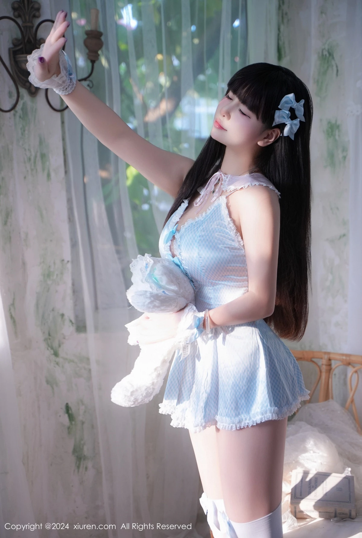 [[XiuRen秀人网]秀人网]No.9258_新人模特正妹Abby性感女仆装扮配白丝袜秀丰满身材惹火诱惑写真68P