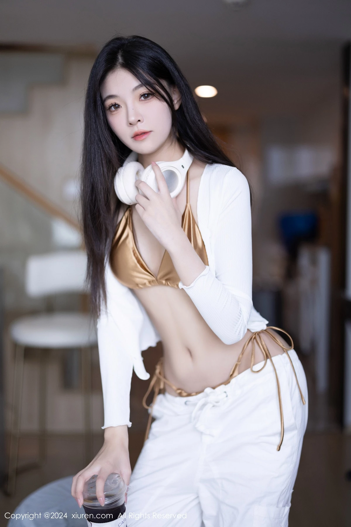 [[XiuRen秀人网]秀人网]No.9262_模特初梦瑶性感金色比基尼+红色情趣内衣秀完美身材诱惑写真83P