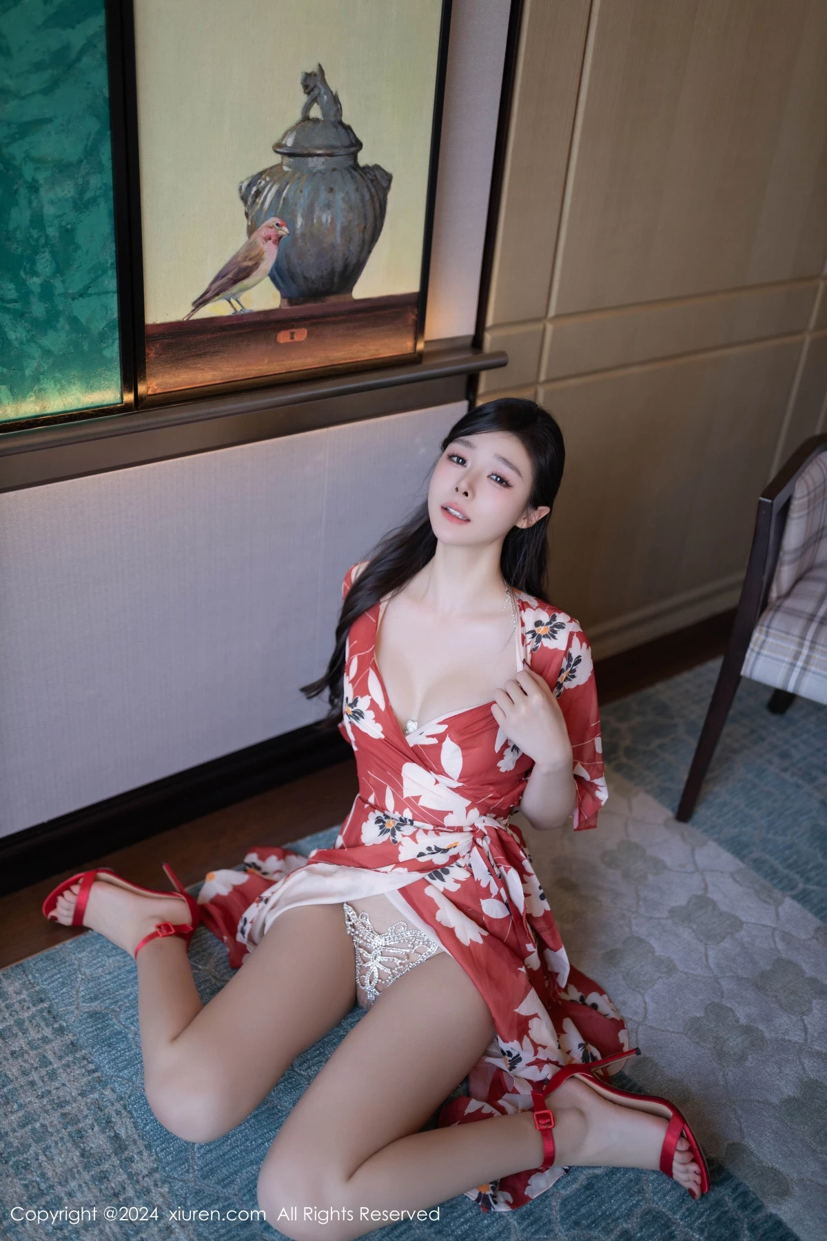 [[XiuRen秀人网]秀人网]No.9270_模特小逗逗性感花朵连衣裙露白色情趣内衣秀曼妙身姿诱惑写真80P