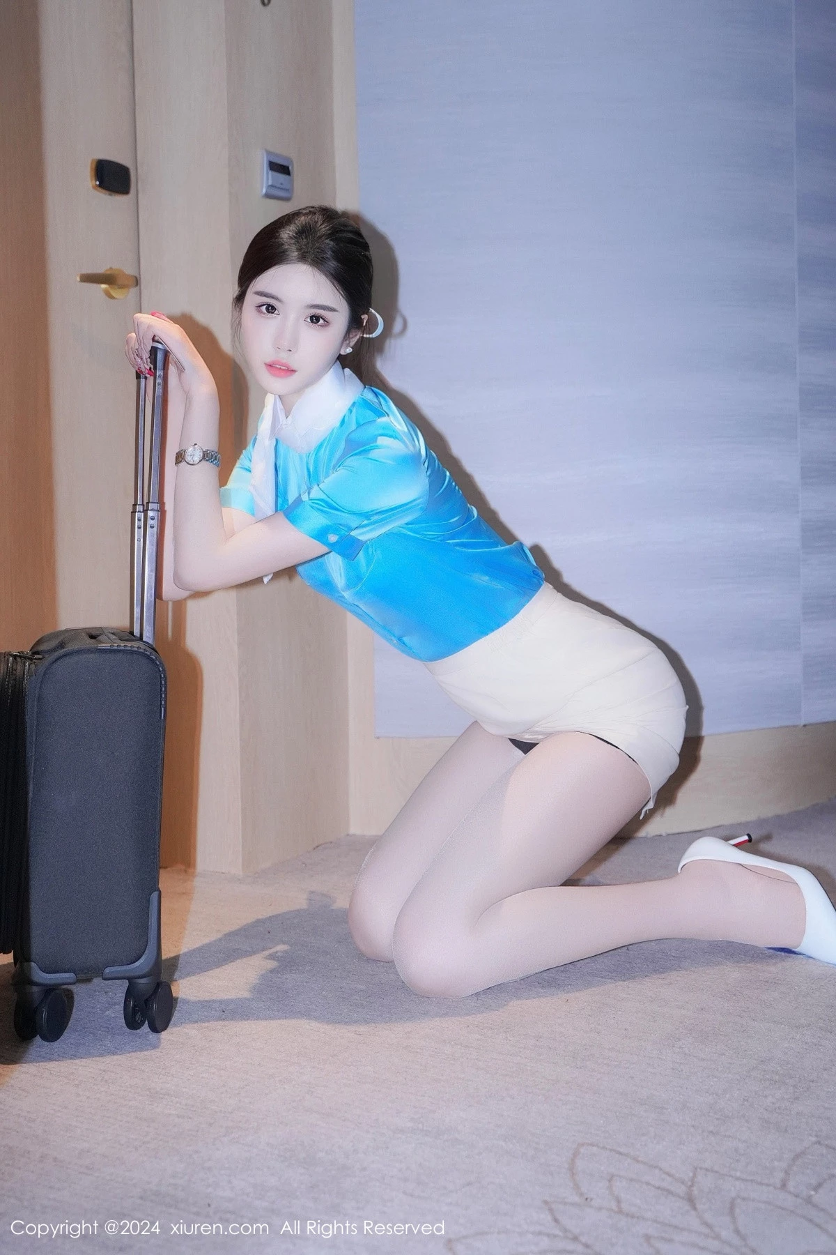 [[XiuRen秀人网]秀人网]No.9269_模特Erikaki性感蓝衣白裙制服配白色丝袜秀曼妙身姿迷人诱惑写真82P