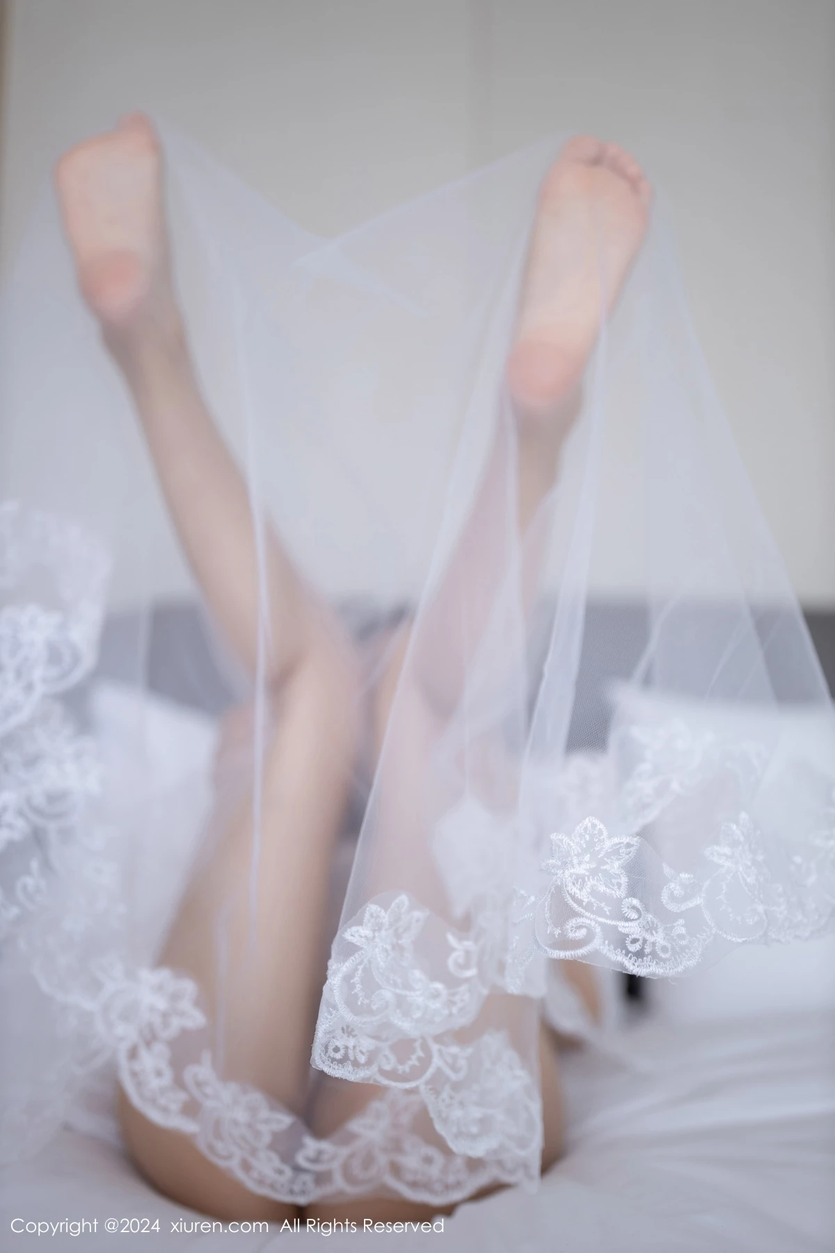 [[XiuRen秀人网]秀人网]No.9283_模特唐安琪性感白色婚纱露白色内衣配超薄肉丝秀美腿诱惑写真86P