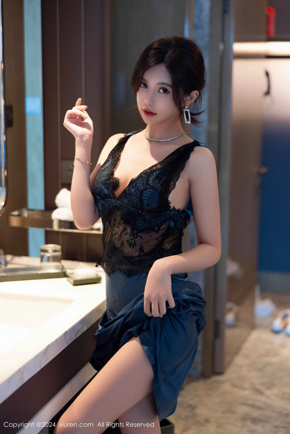[[XiuRen秀人网]秀人网]No.9310_女神绮里嘉ula性感黑色蕾丝内衣配肉色丝袜秀完美身材诱惑写真94P