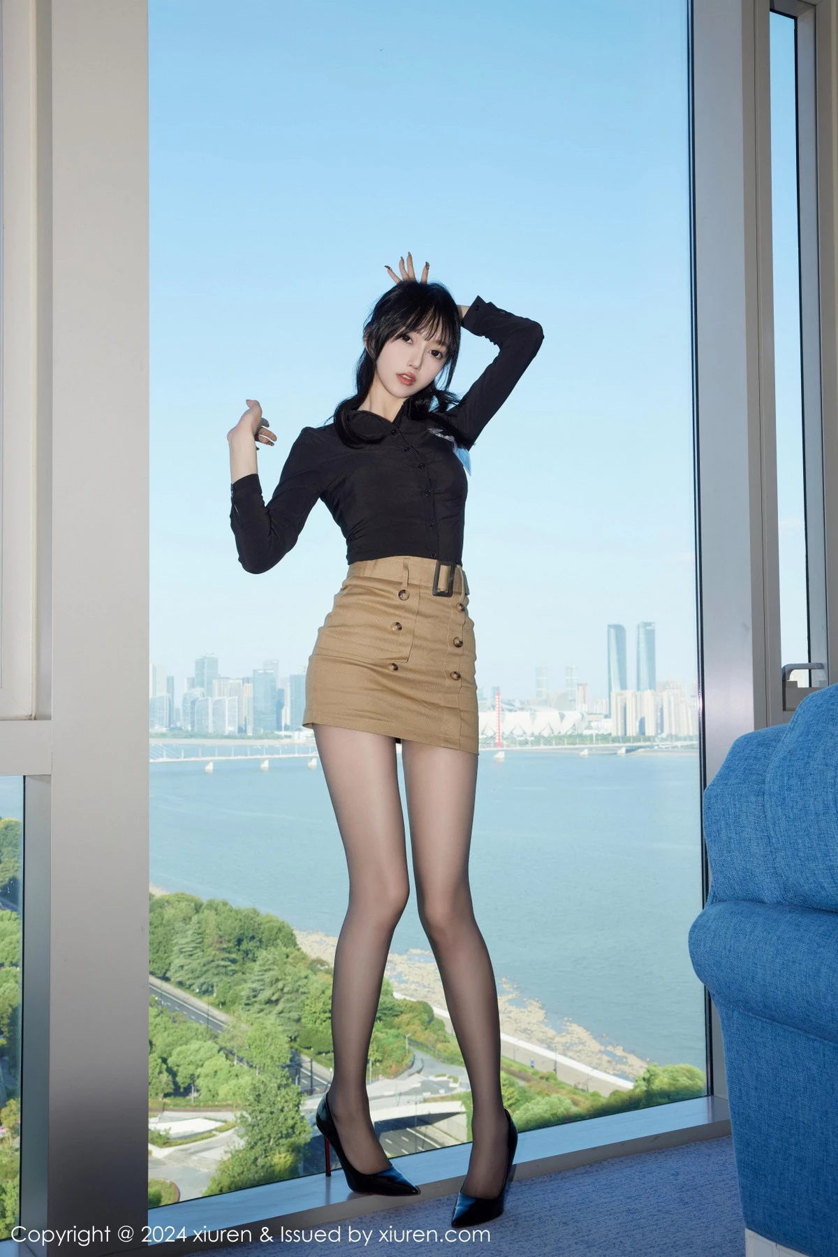 [[XiuRen秀人网]秀人网]No.9309_模特玥儿玥er性感黑色情趣服饰配开档黑丝秀曼妙身姿诱惑写真72P