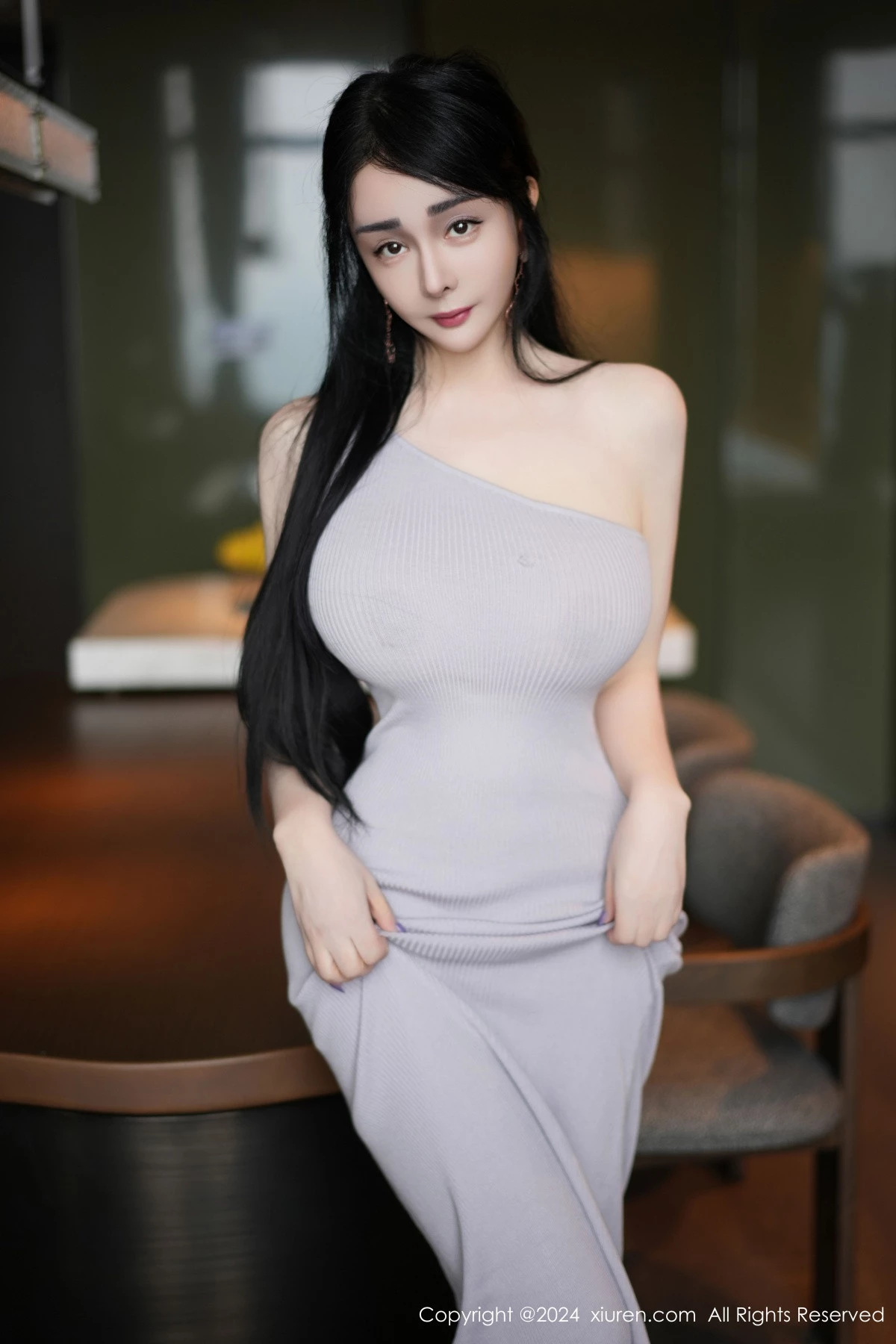 [[XiuRen秀人网]秀人网]No.9183_模特允爾私房性感紫色连衣裙配肉色丝袜秀丰腴身材撩人诱惑写真70P