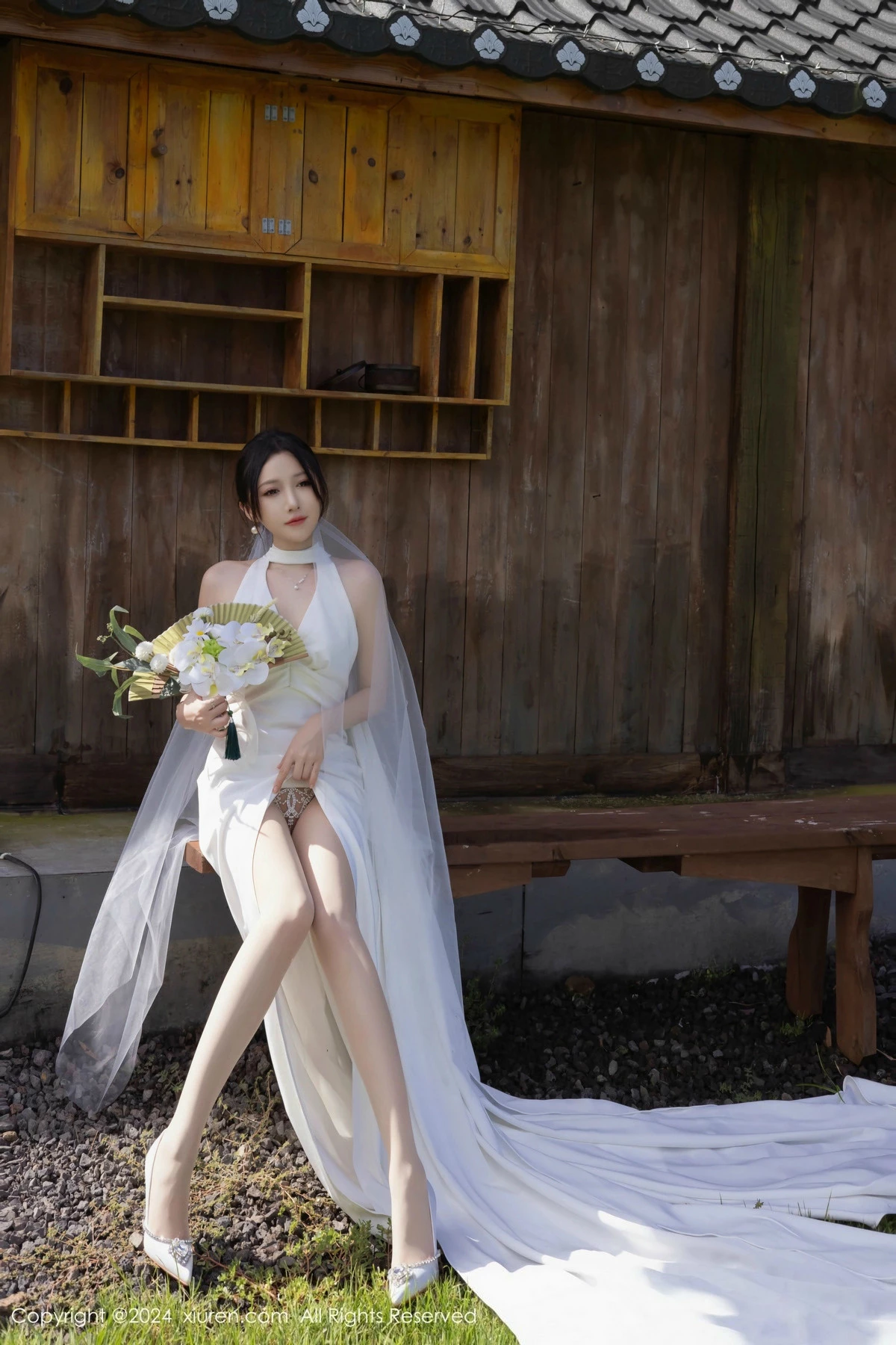 [[XiuRen秀人网]秀人网]No.9387_模特鱼子酱Fish婚礼主题性感白色婚纱配白丝袜秀曼妙身姿诱惑写真81P