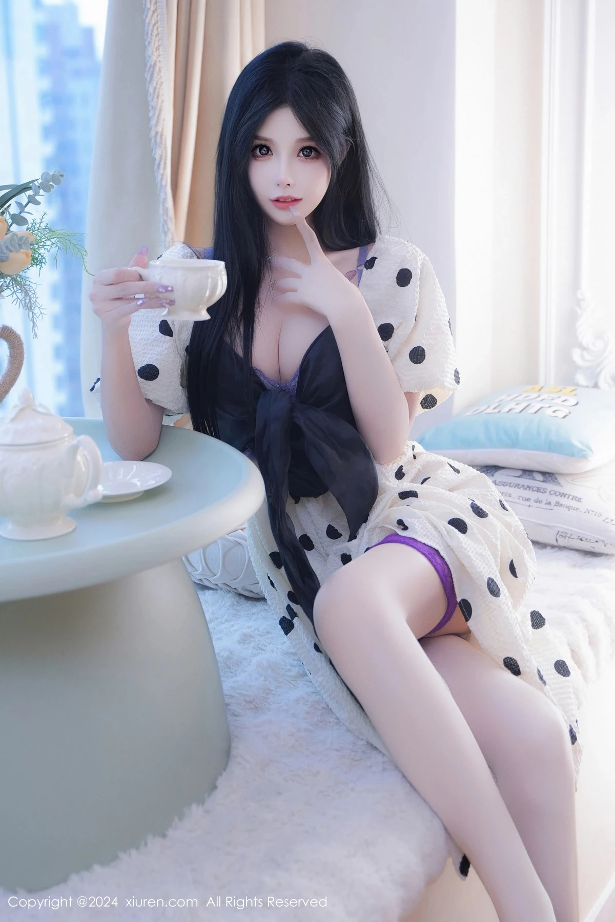 [[XiuRen秀人网]秀人网]No.9425_模特陈芊儿性感波点短裙露灰色情趣内衣配紫丝袜秀美腿诱惑写真80P
