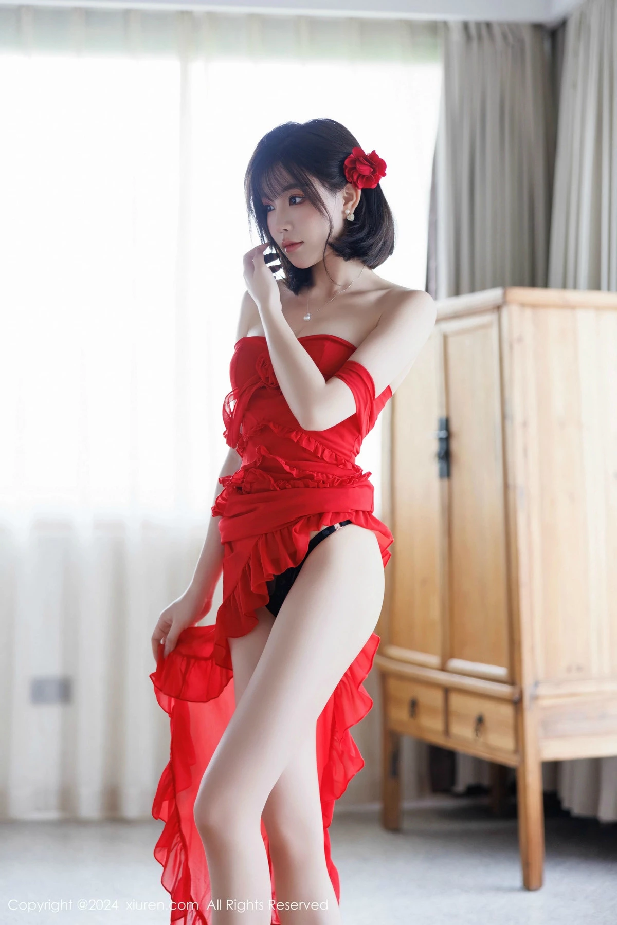 [[XiuRen秀人网]秀人网]No.9449_女神徐莉芝Booty红色连衣裙露蕾丝情趣内衣秀曼妙身姿诱惑写真101P