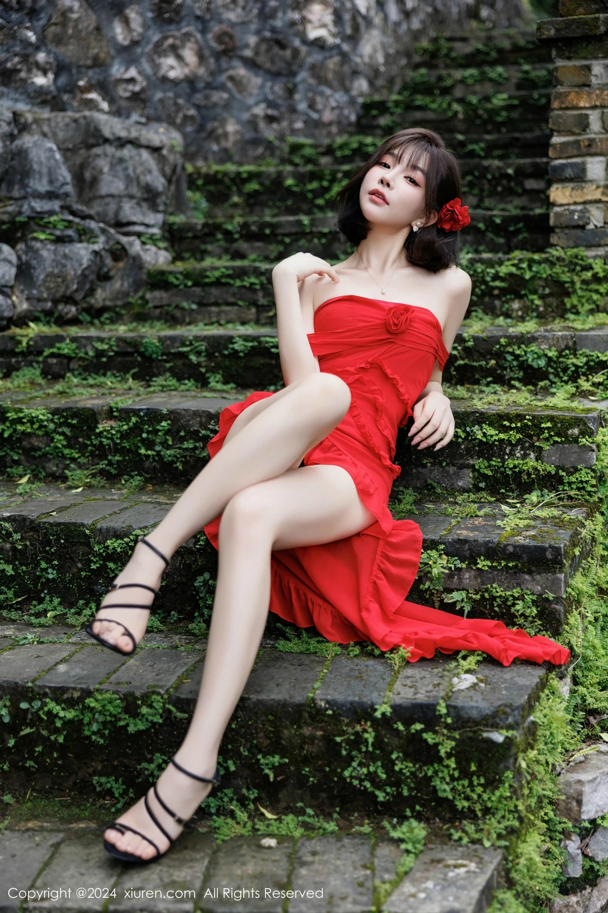 [[XiuRen秀人网]秀人网]No.9449_女神徐莉芝Booty红色连衣裙露蕾丝情趣内衣秀曼妙身姿诱惑写真101P