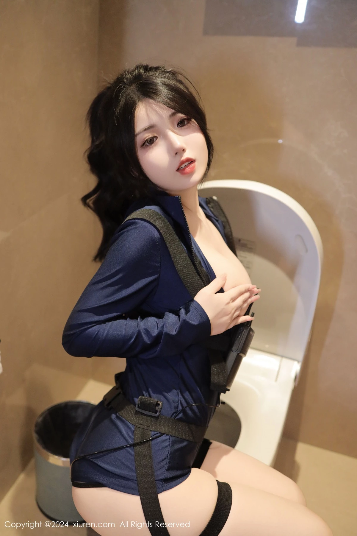 [[XiuRen秀人网]秀人网]No.9326_模特陈小花卫生间性感Cosplay装扮黑色服饰秀曼妙身姿诱惑写真78P