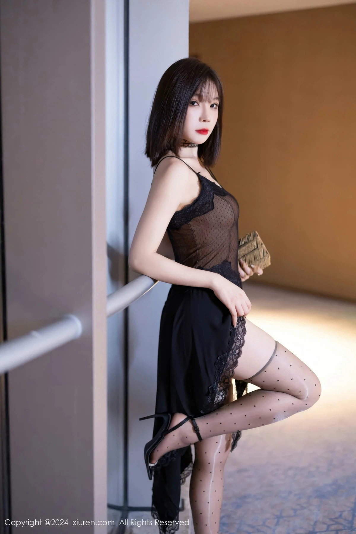 [[XiuRen秀人网]秀人网]No.9339_女神徐莉芝Booty性感黑色连衣裙+黑色连体网袜秀美腿诱惑写真82P