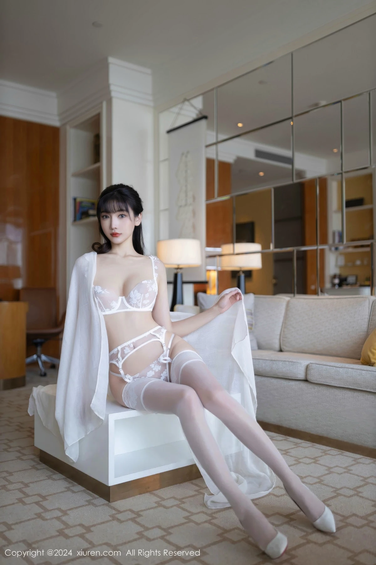[[XiuRen秀人网]秀人网]No.9340_模特陆萱萱性感白色情趣内衣配白丝吊袜秀曼妙身姿撩人诱惑写真83P