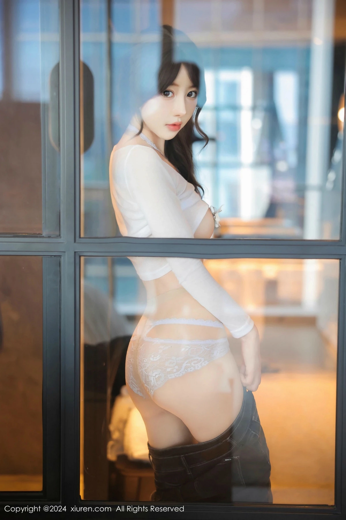 [[XiuRen秀人网]秀人网]No.9524_模特桃妖夭性感白T配牛仔裤露白色情趣内衣秀惹火身材诱惑写真89P
