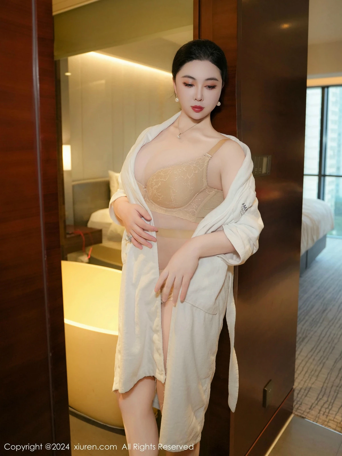 [[XiuRen秀人网]秀人网]No.9534_模特风景尤美性感黄灰色内衣配超薄肉丝秀丰满身材惹火诱惑写真65P