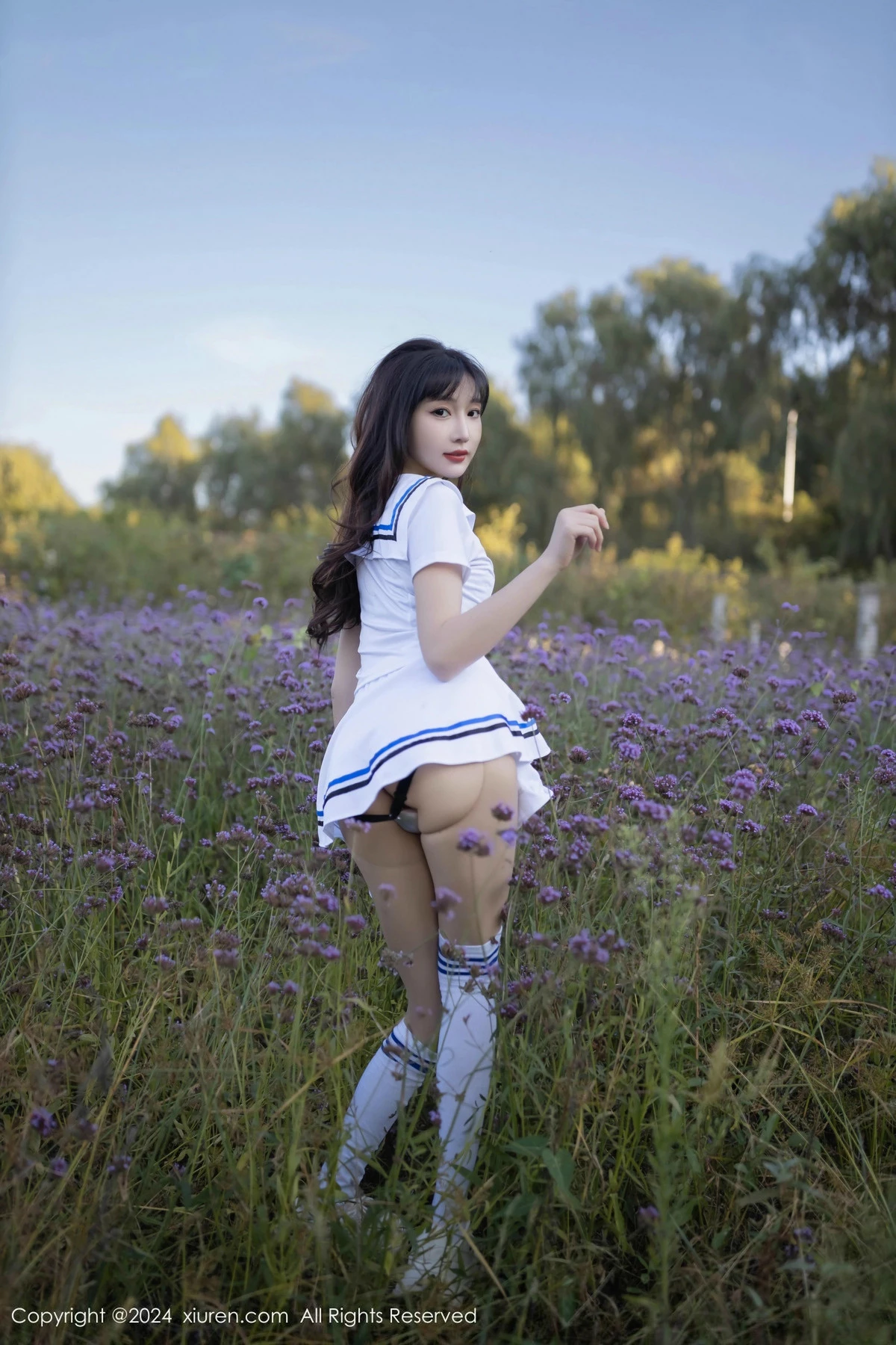 [[XiuRen秀人网]秀人网]No.9554_模特陆萱萱学生套装露黑色蕾丝内衣配开档肉丝秀完美身材诱惑写真80P