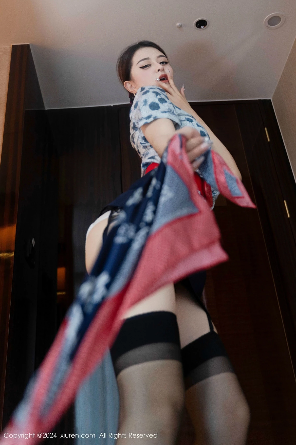 [[XiuRen秀人网]秀人网]No.9459_新人模特灿宝性感制服露白色内衣配黑丝袜秀完美身材诱惑写真118P