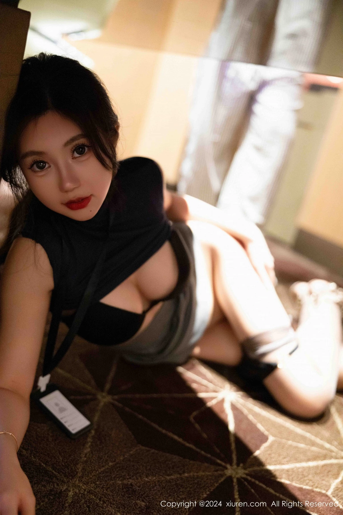 [[XiuRen秀人网]秀人网]No.9560_女神绮里嘉ula性感深色OL服饰配开档黑丝秀曼妙身材诱惑写真99P
