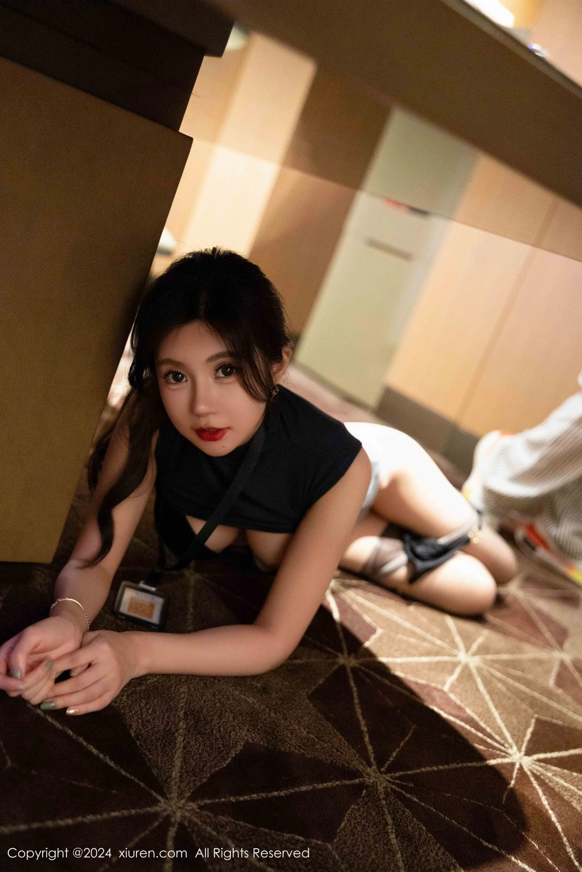 [[XiuRen秀人网]秀人网]No.9560_女神绮里嘉ula性感深色OL服饰配开档黑丝秀曼妙身材诱惑写真99P