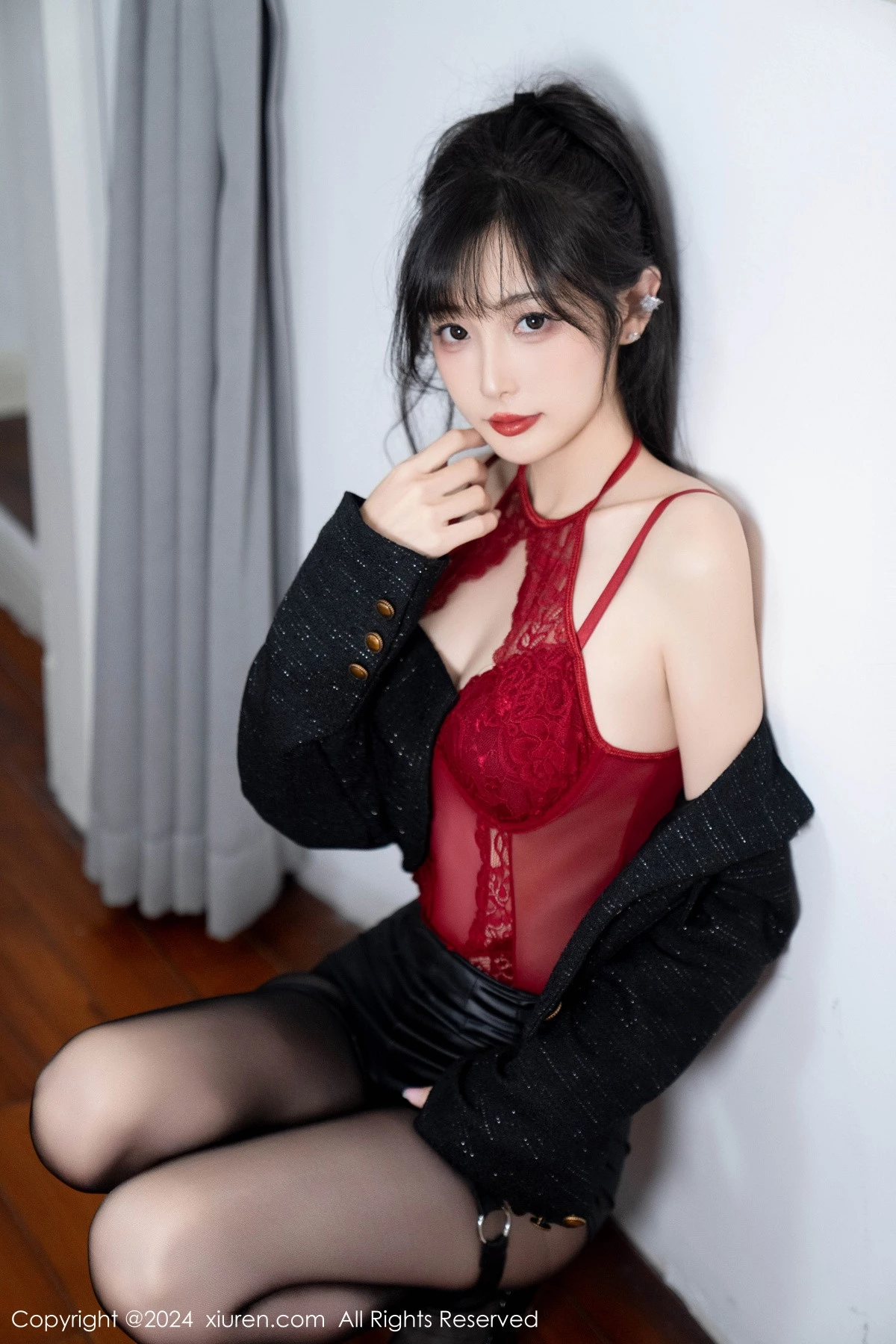 [[XiuRen秀人网]秀人网]No.9561_模特林星阑性感红色蕾丝连体衣配黑丝吊袜秀曼妙身姿诱惑写真90P