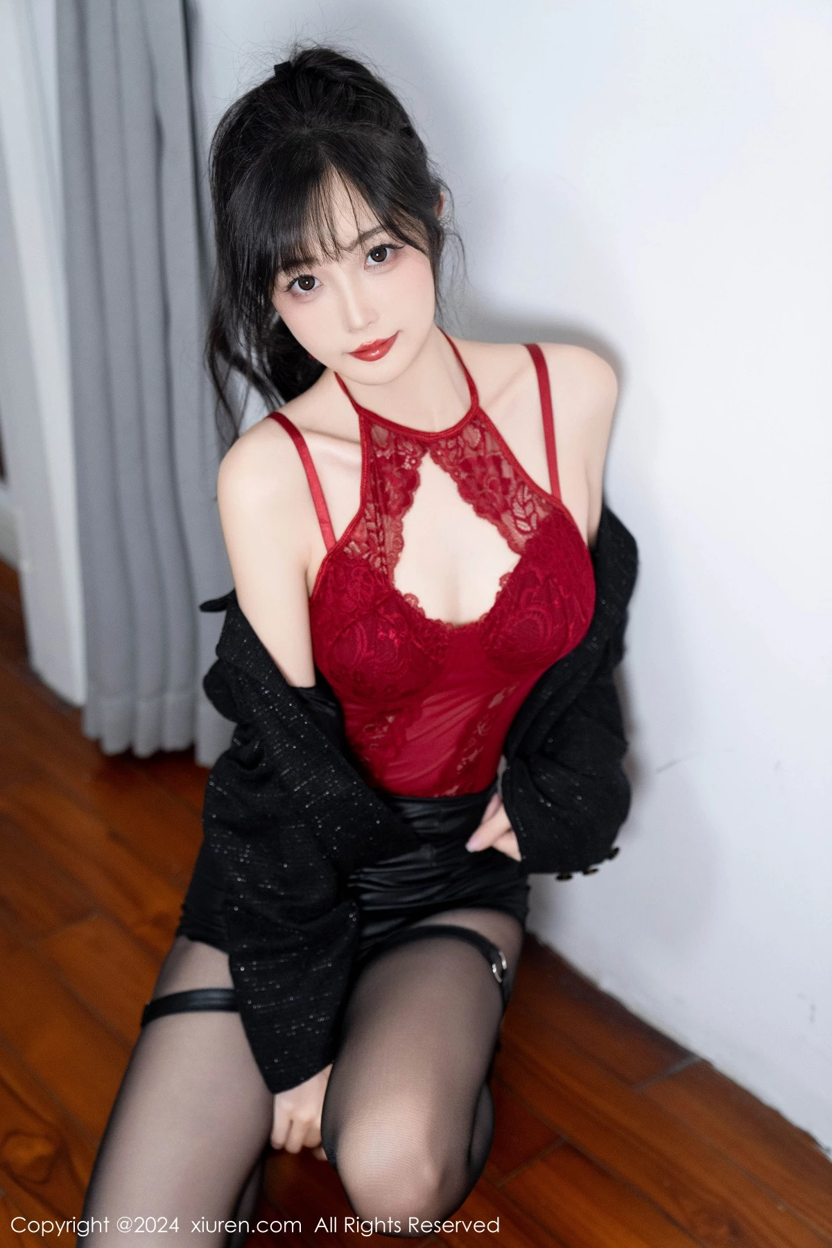 [[XiuRen秀人网]秀人网]No.9561_模特林星阑性感红色蕾丝连体衣配黑丝吊袜秀曼妙身姿诱惑写真90P