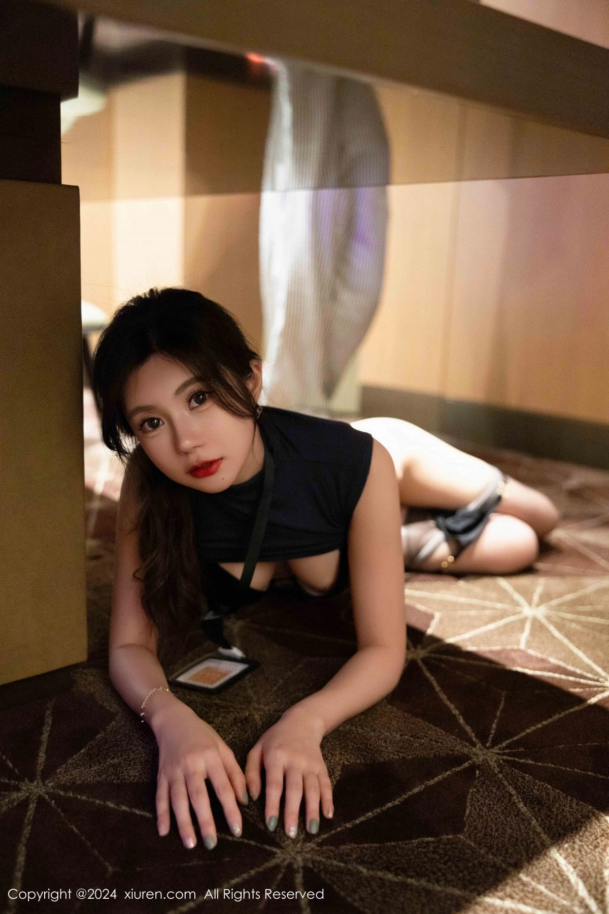 [[XiuRen秀人网]秀人网]No.9560_女神绮里嘉ula性感深色OL服饰配开档黑丝秀曼妙身材诱惑写真99P