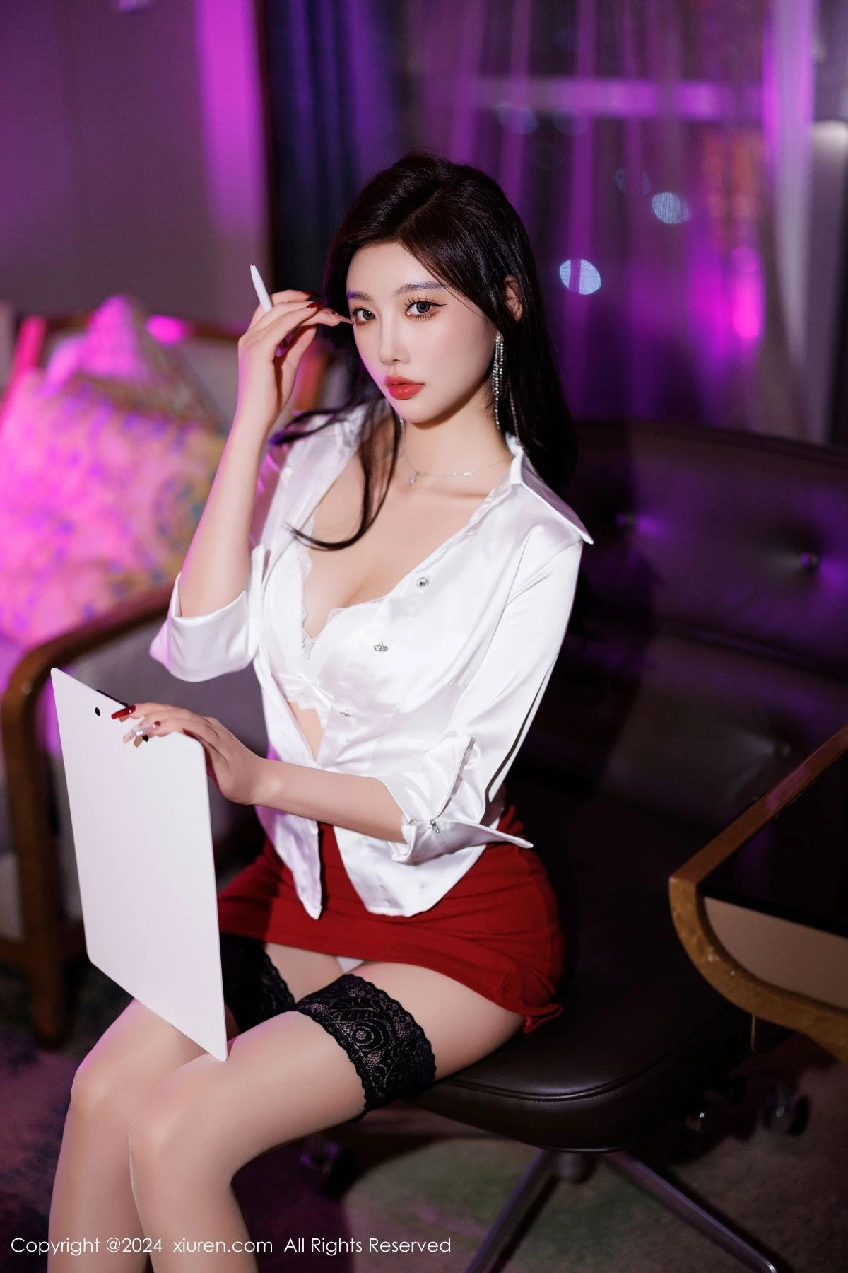 [[XiuRen秀人网]秀人网]No.9565_女神杨晨晨Yome性感白T配红短裙露白色内衣秀丰腴身材诱惑写真80P