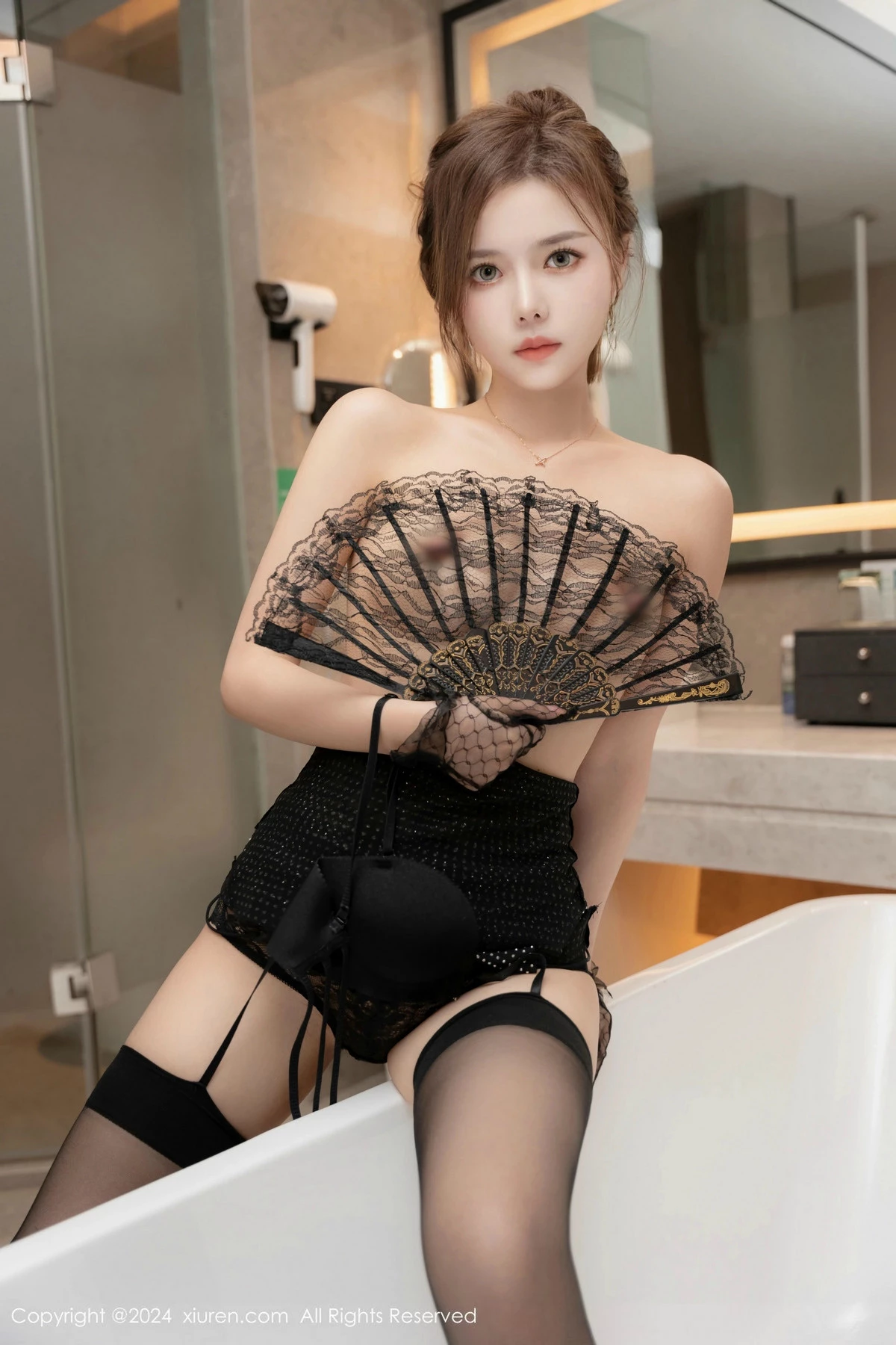[[XiuRen秀人网]秀人网]No.9582_模特拍黄瓜girl性感黑色情趣服饰配黑丝吊袜秀完美身材诱惑写真71P