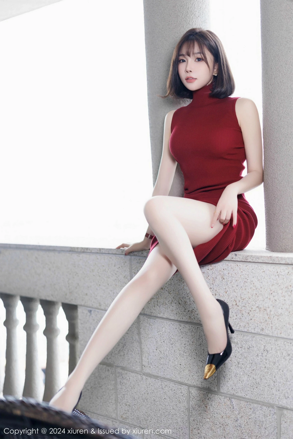 [[XiuRen秀人网]秀人网]No.9589_女神徐莉芝Booty红色连身裙露浅色内衣配超薄肉丝秀美腿诱惑写真91P