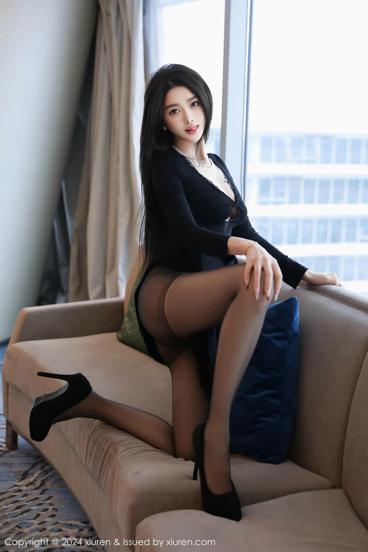 [[XiuRen秀人网]秀人网]No.9670_模特Candy糖糖性感黑色服饰露豹纹内衣配超薄黑丝秀美腿诱惑写真78P