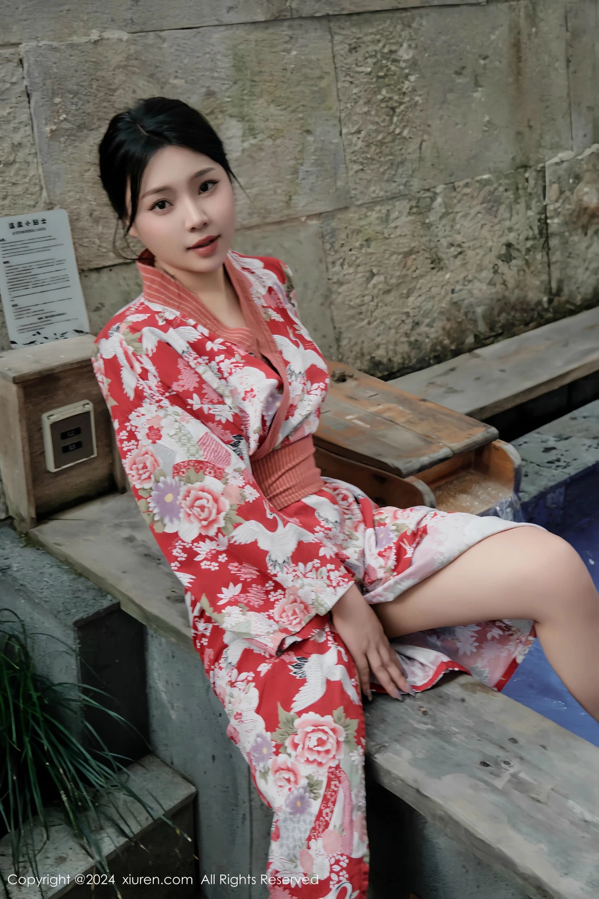 [[XiuRen秀人网]秀人网]No.9687_模特麦田温泉场景性感花色连衣裙半脱秀曼妙身姿惹火诱惑写真77P