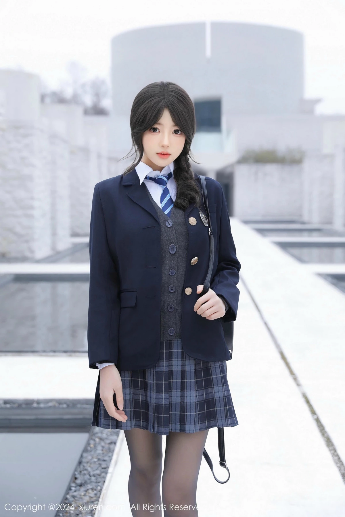 [[XiuRen秀人网]秀人网]No.9693_模特桃妖夭性感学妹制服露白色内衣配黑丝袜秀曼妙身姿诱惑写真77P