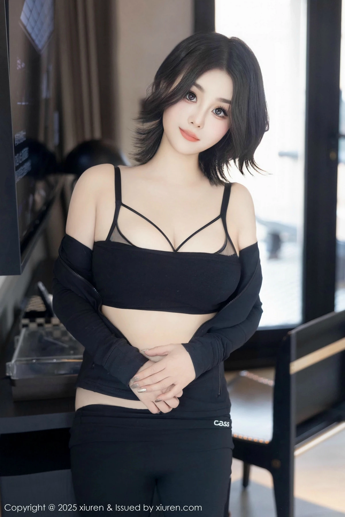 [[XiuRen秀人网]秀人网]No.9694_新人模特Monica性感简约黑色服饰露黑色内衣秀曼妙身姿诱惑写真79P