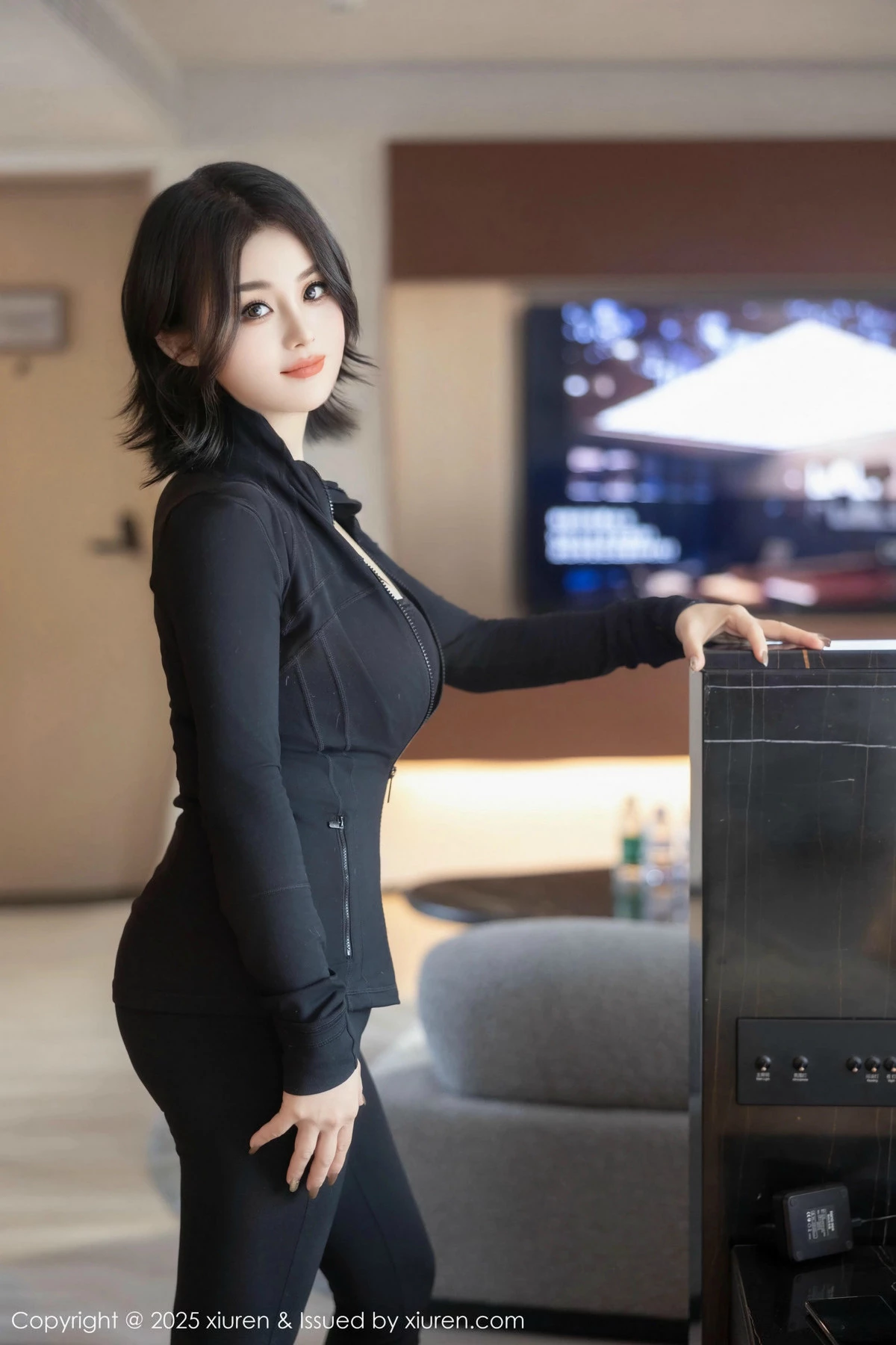 [[XiuRen秀人网]秀人网]No.9694_新人模特Monica性感简约黑色服饰露黑色内衣秀曼妙身姿诱惑写真79P
