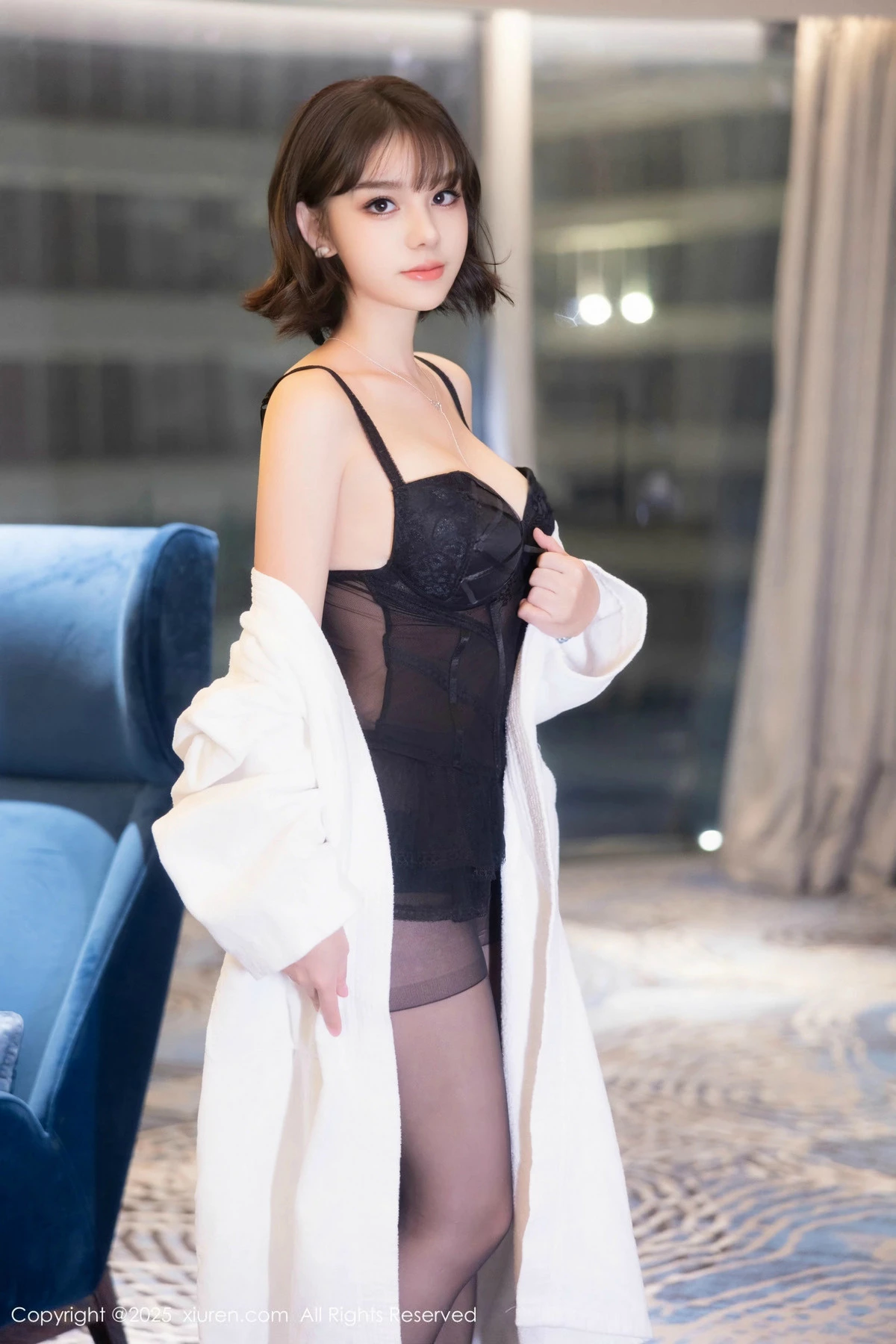 [[XiuRen秀人网]秀人网]No.9713_模特黎苏苏性感白色浴袍露黑色情趣内衣秀曼妙身材完美诱惑写真78P