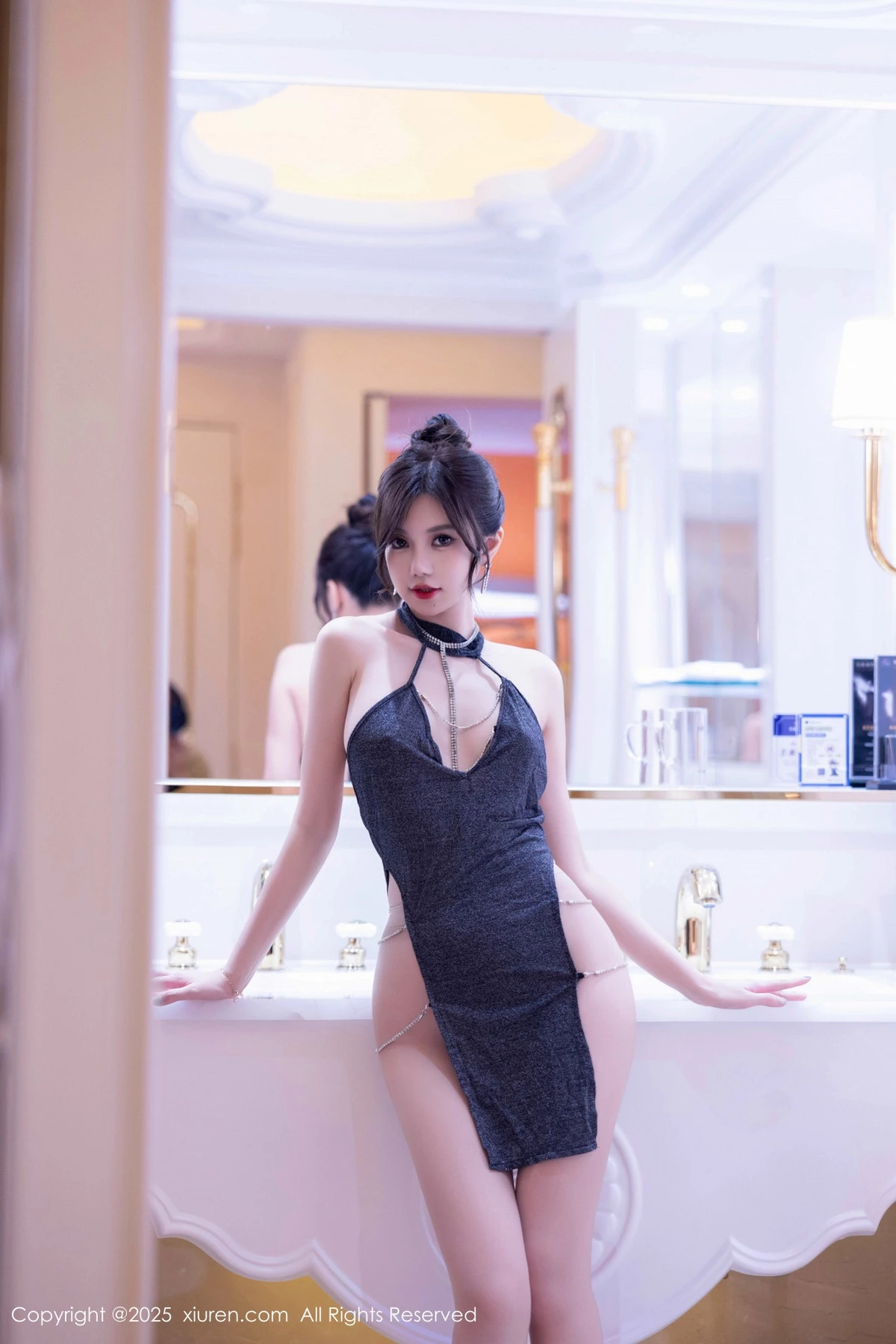 [[XiuRen秀人网]秀人网]No.9739_女神绮里嘉ula性感黑色情趣服饰配超薄肉丝秀曼妙身姿诱惑写真89P
